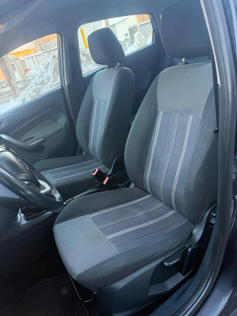 Ford Fiesta 1.4 95кс/С ФАБРИЧЕН ГАЗ/4(5) ВРАТИ/ВСИЧ. ПЛ.!, снимка 13 - Автомобили и джипове - 49226314