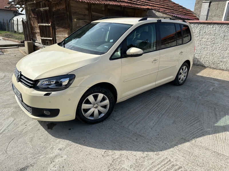 VW Touran 2.0 Дизел Автоматик 140к.с. , снимка 4 - Автомобили и джипове - 49517429