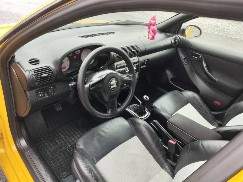 Seat Leon, снимка 5 - Автомобили и джипове - 51230176