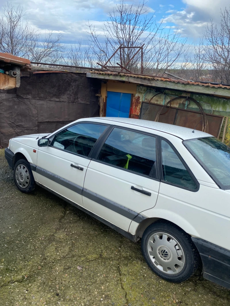 VW Passat, снимка 2 - Автомобили и джипове - 52336731