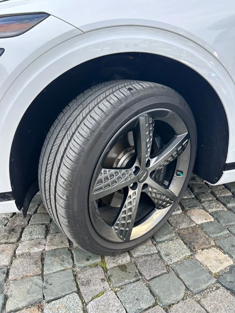 Genesis GV70, снимка 12 - Автомобили и джипове - 52824131