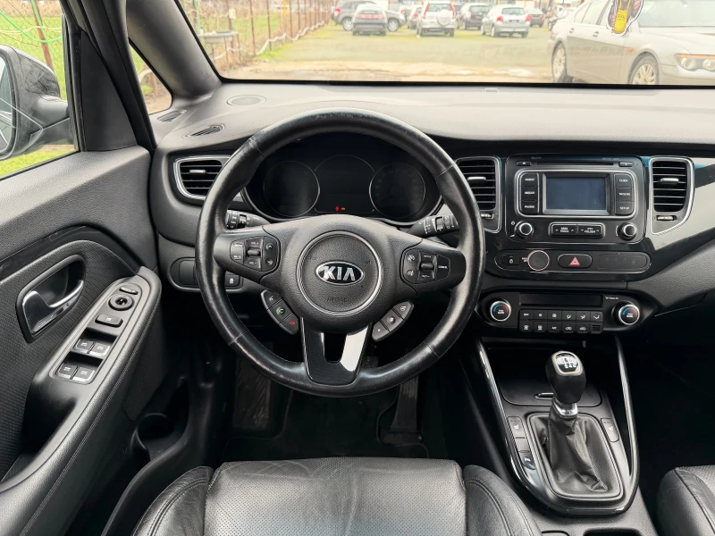 Kia Carens 1.7, снимка 8 - Автомобили и джипове - 53442740