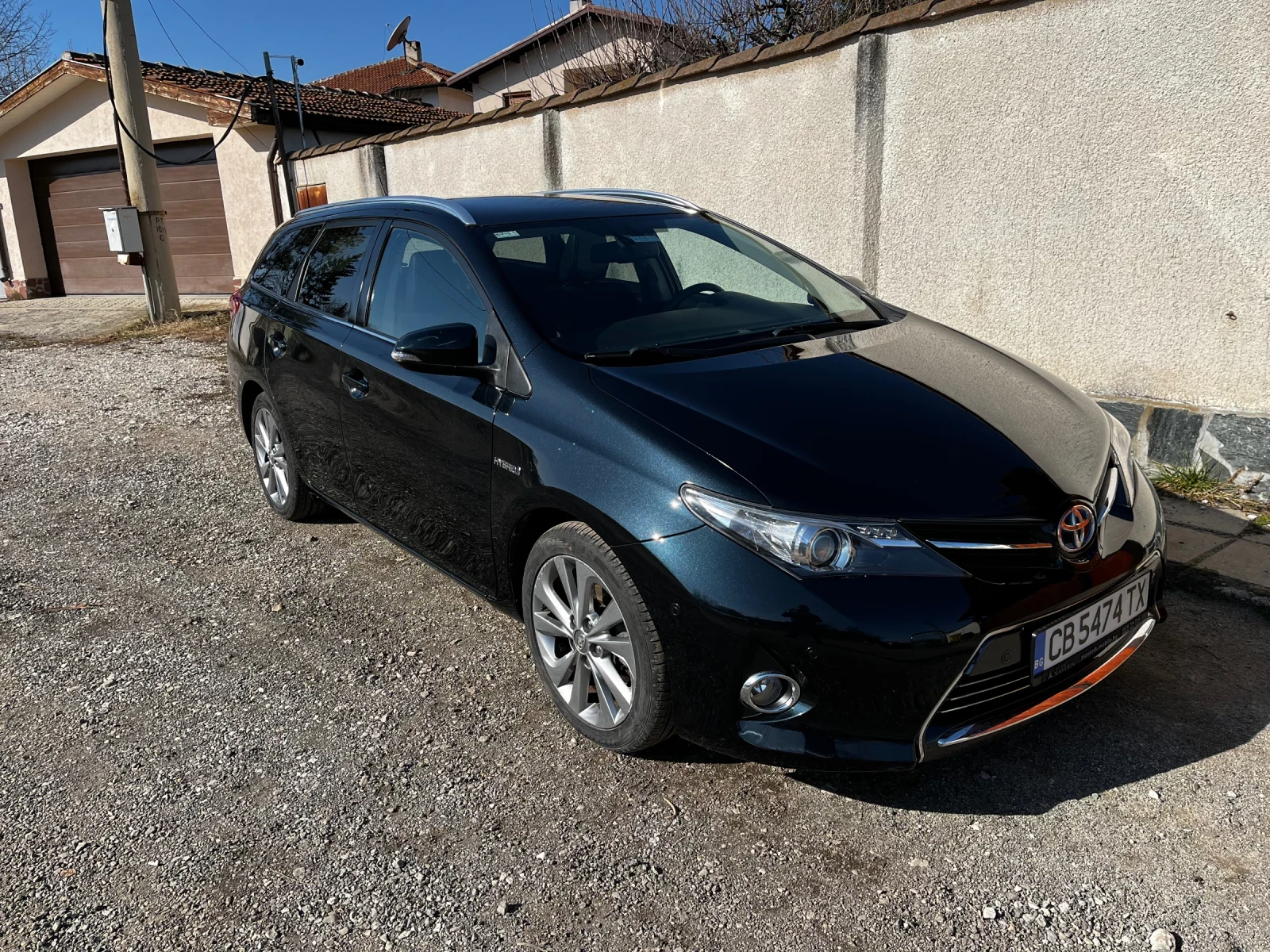 Toyota Auris Hybrid / Navi / Камера / Панорама - изображение 2