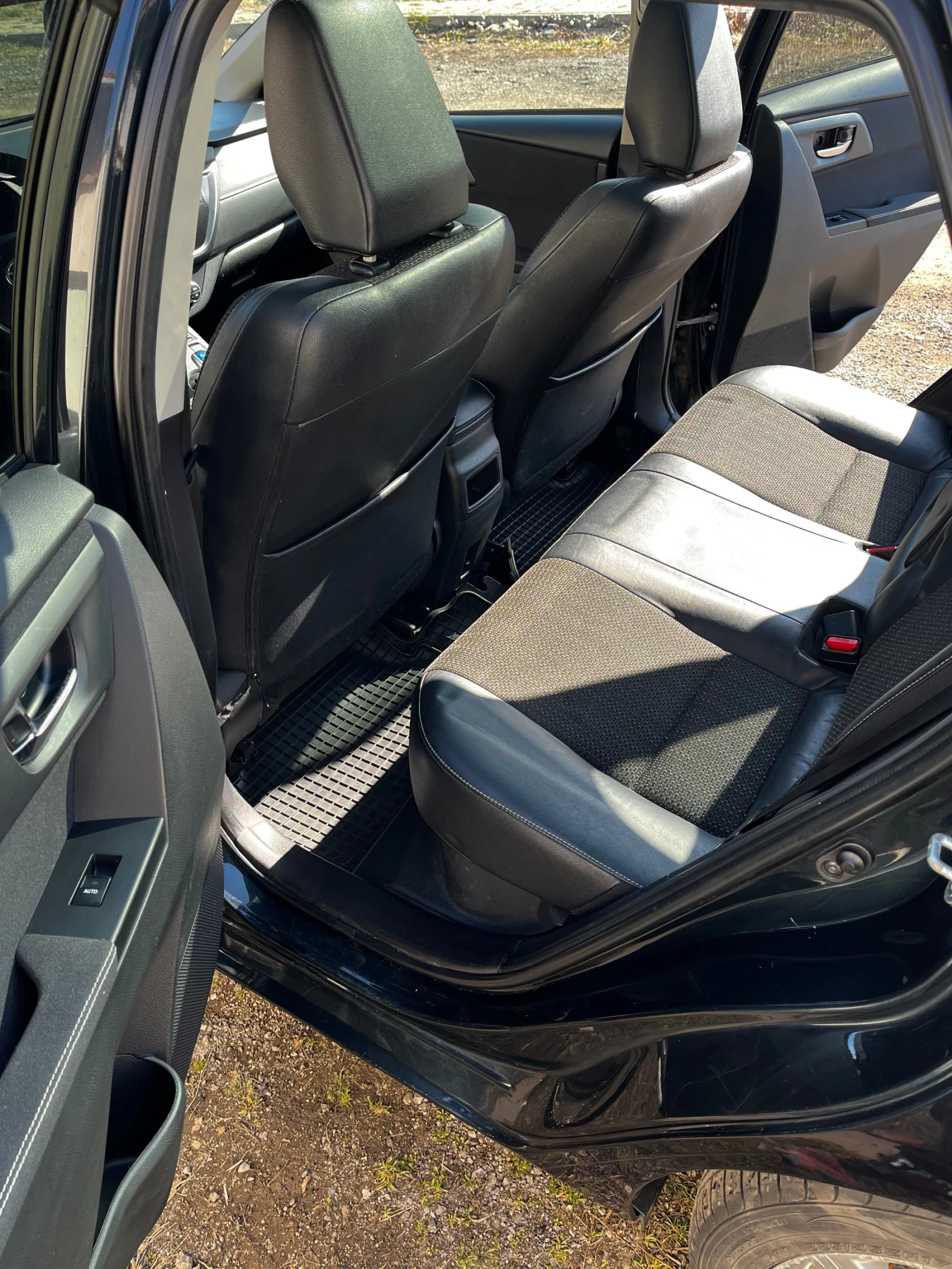 Toyota Auris Hybrid / Navi / Камера / Панорама - изображение 10