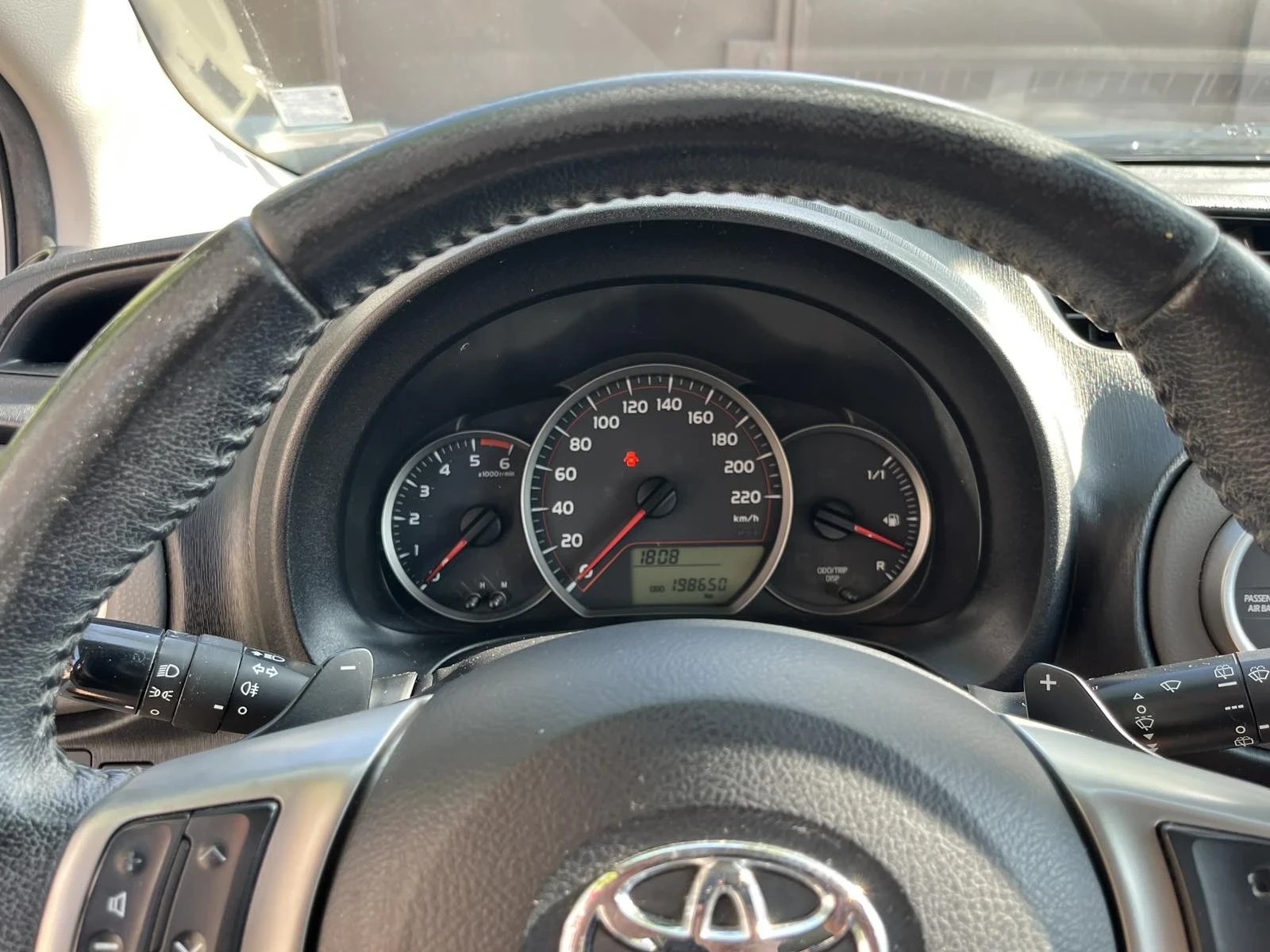 Toyota Yaris  - изображение 7
