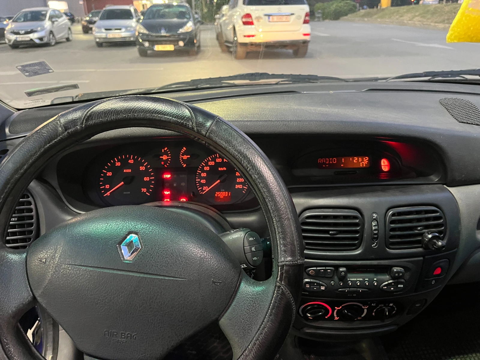 Renault Megane 1.4 i 16V - изображение 6