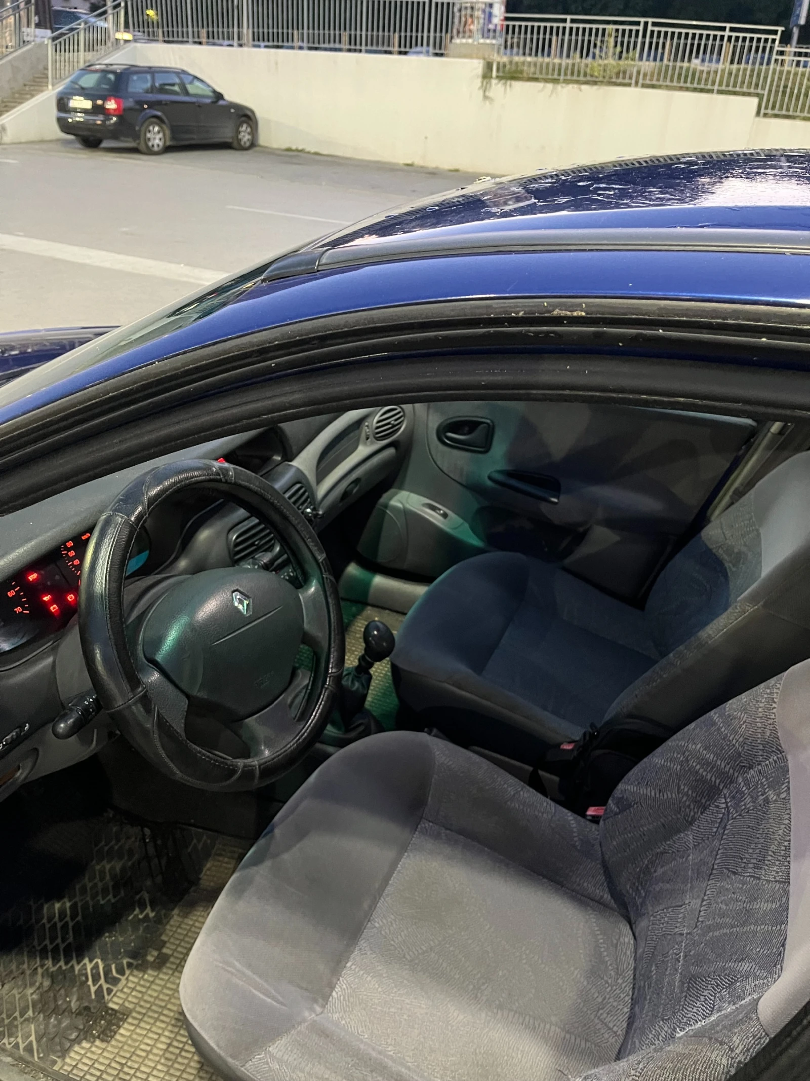 Renault Megane 1.4 i 16V - изображение 8
