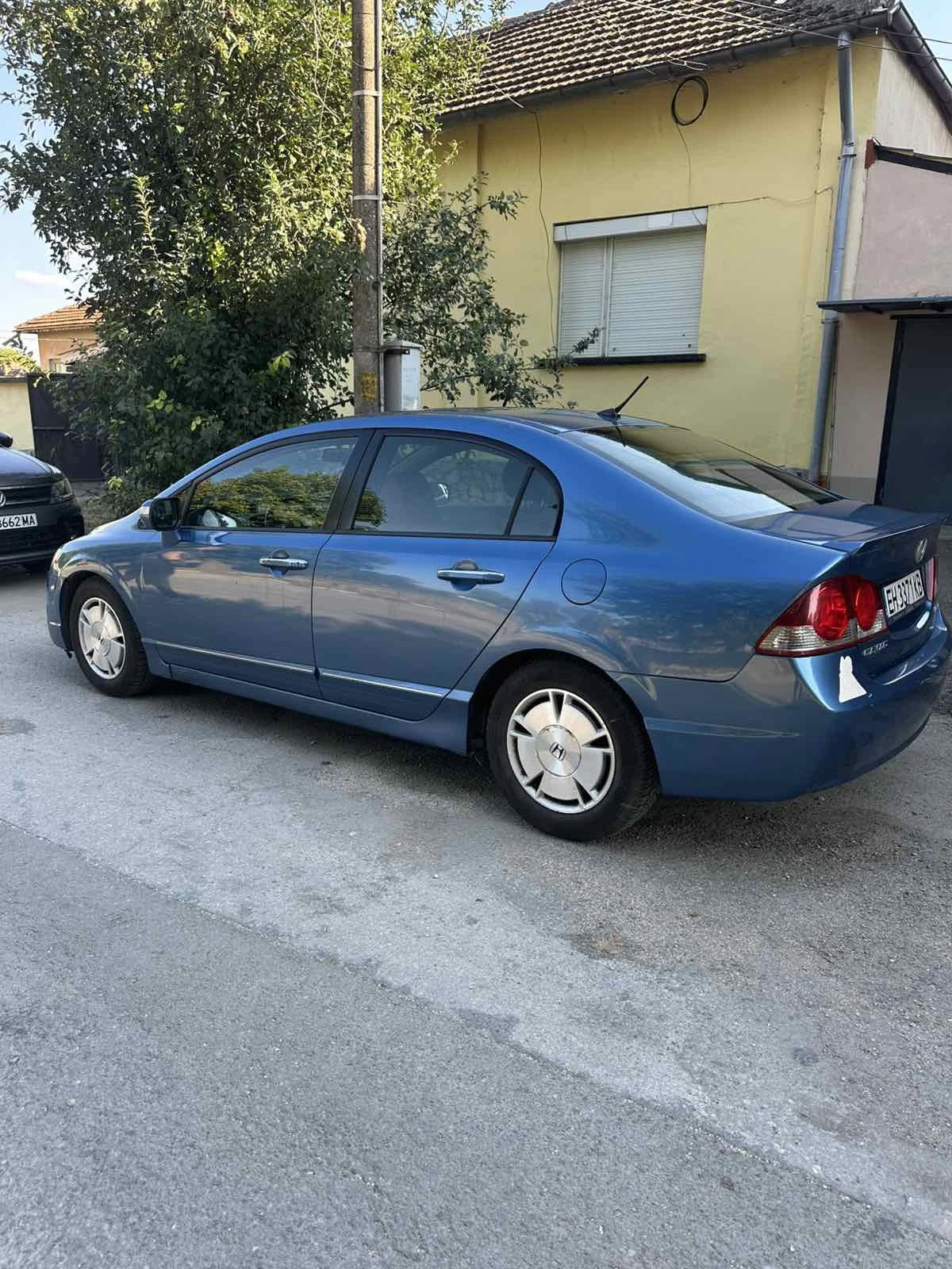 Honda Civic HYBRID - изображение 4