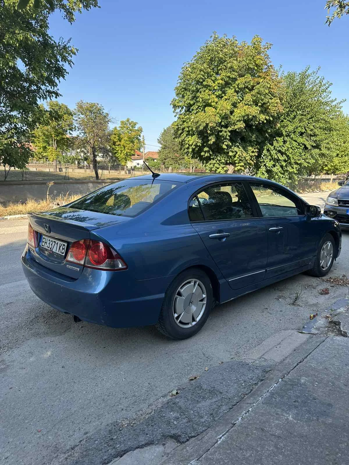 Honda Civic HYBRID - изображение 3
