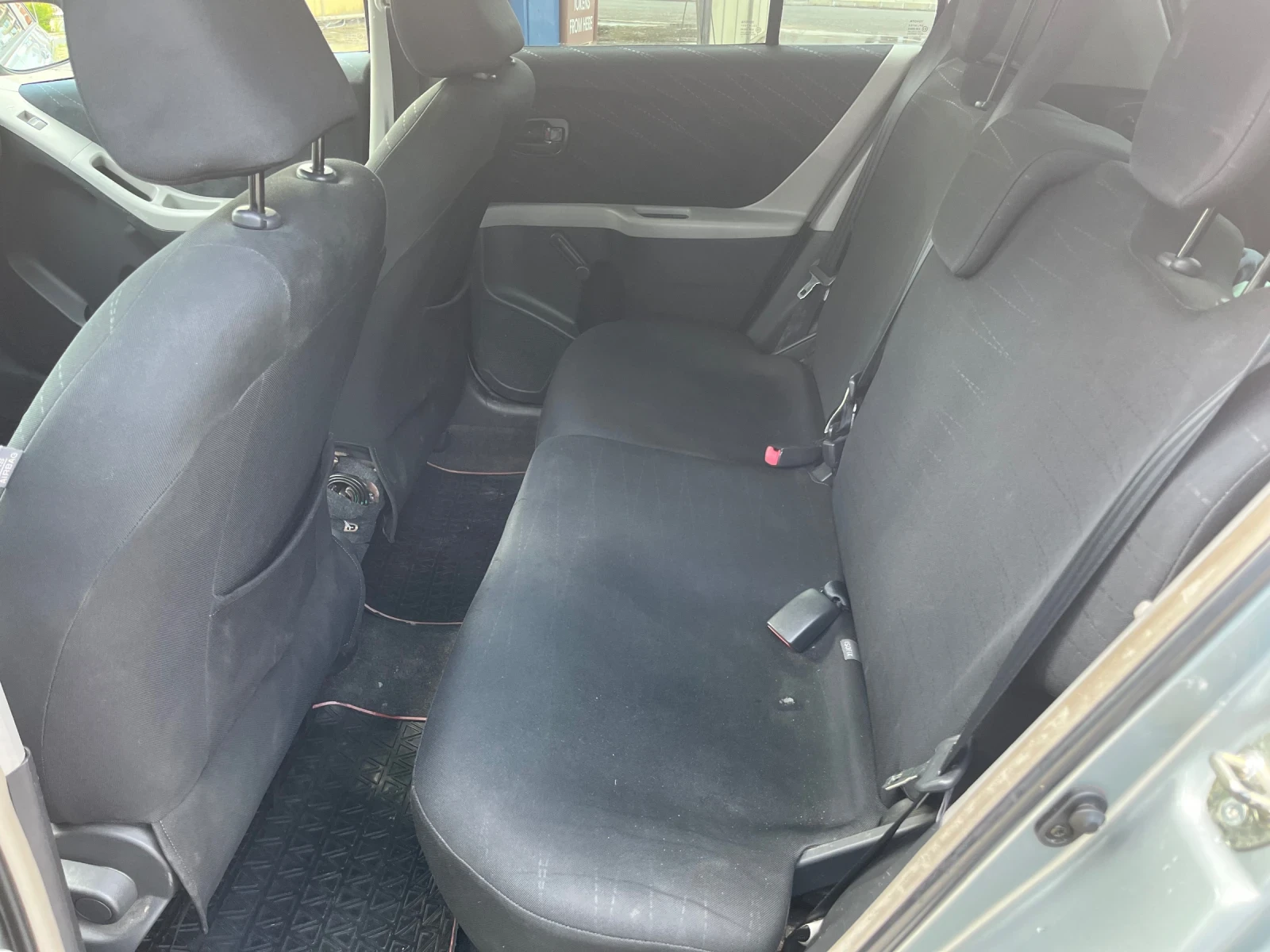 Toyota Yaris  - изображение 9