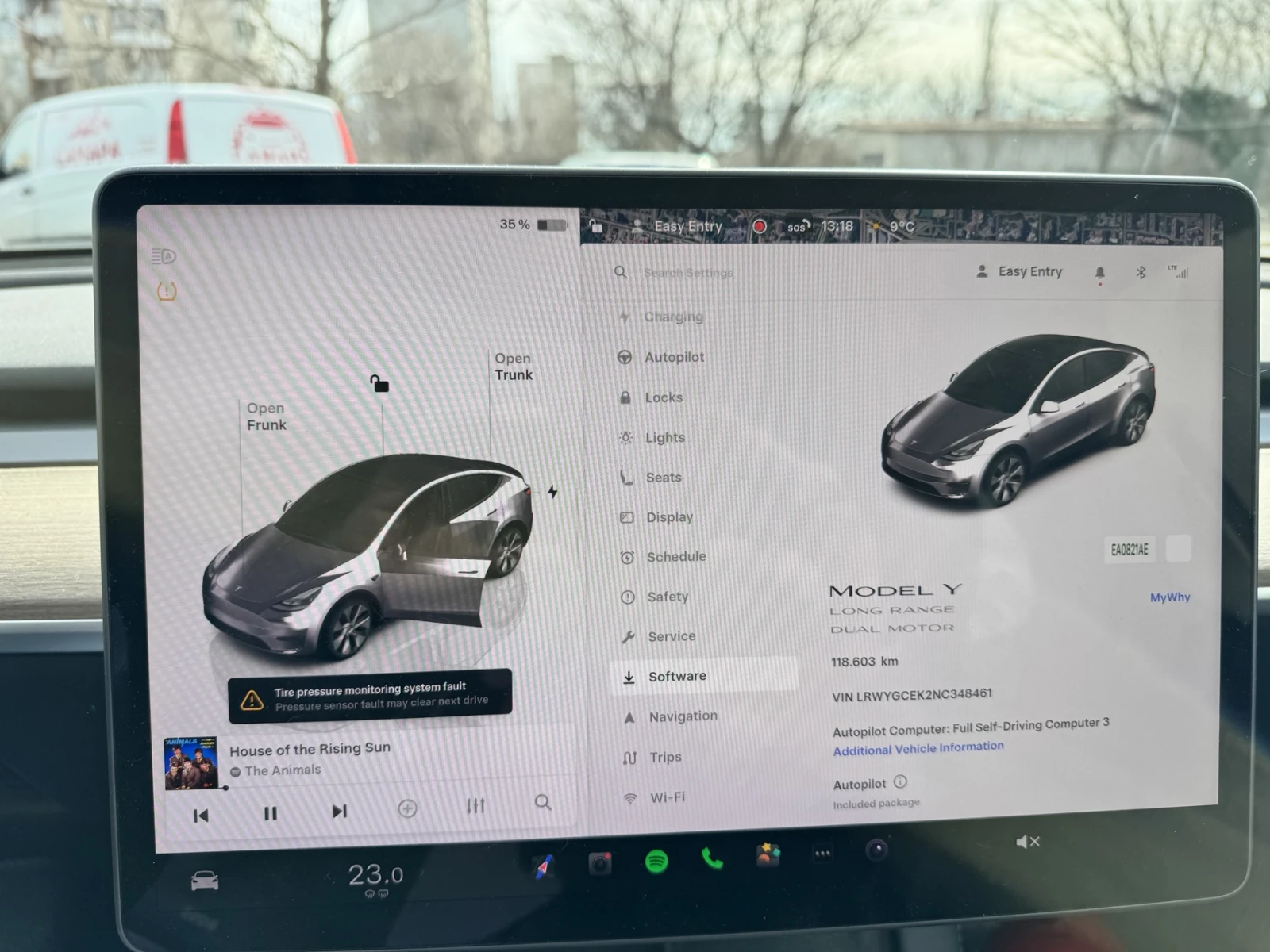 Tesla Model Y Long Range AWD Европейска, снимка 11 - Автомобили и джипове - 53760594