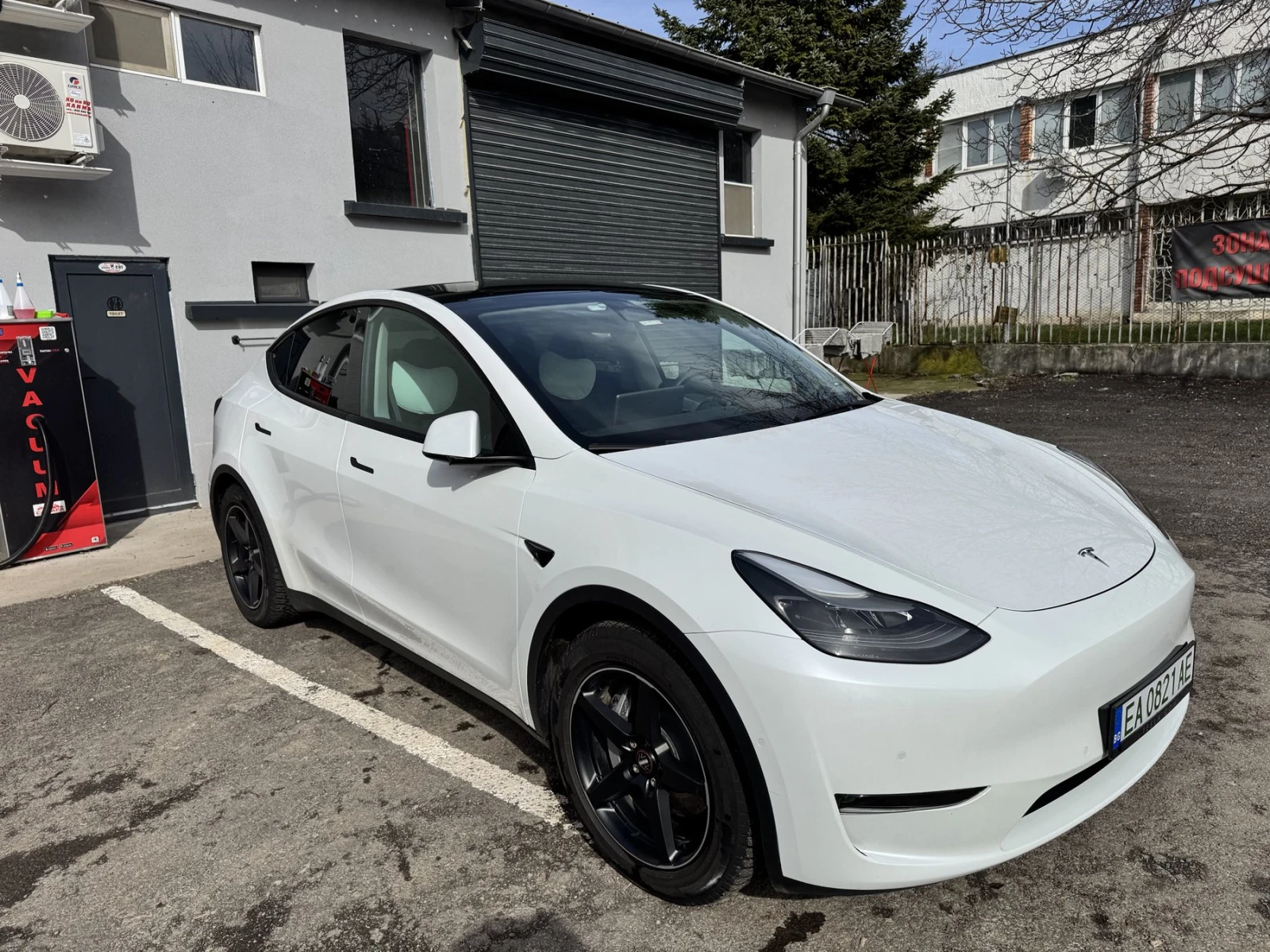 Tesla Model Y Long Range AWD Европейска, снимка 3 - Автомобили и джипове - 53760594