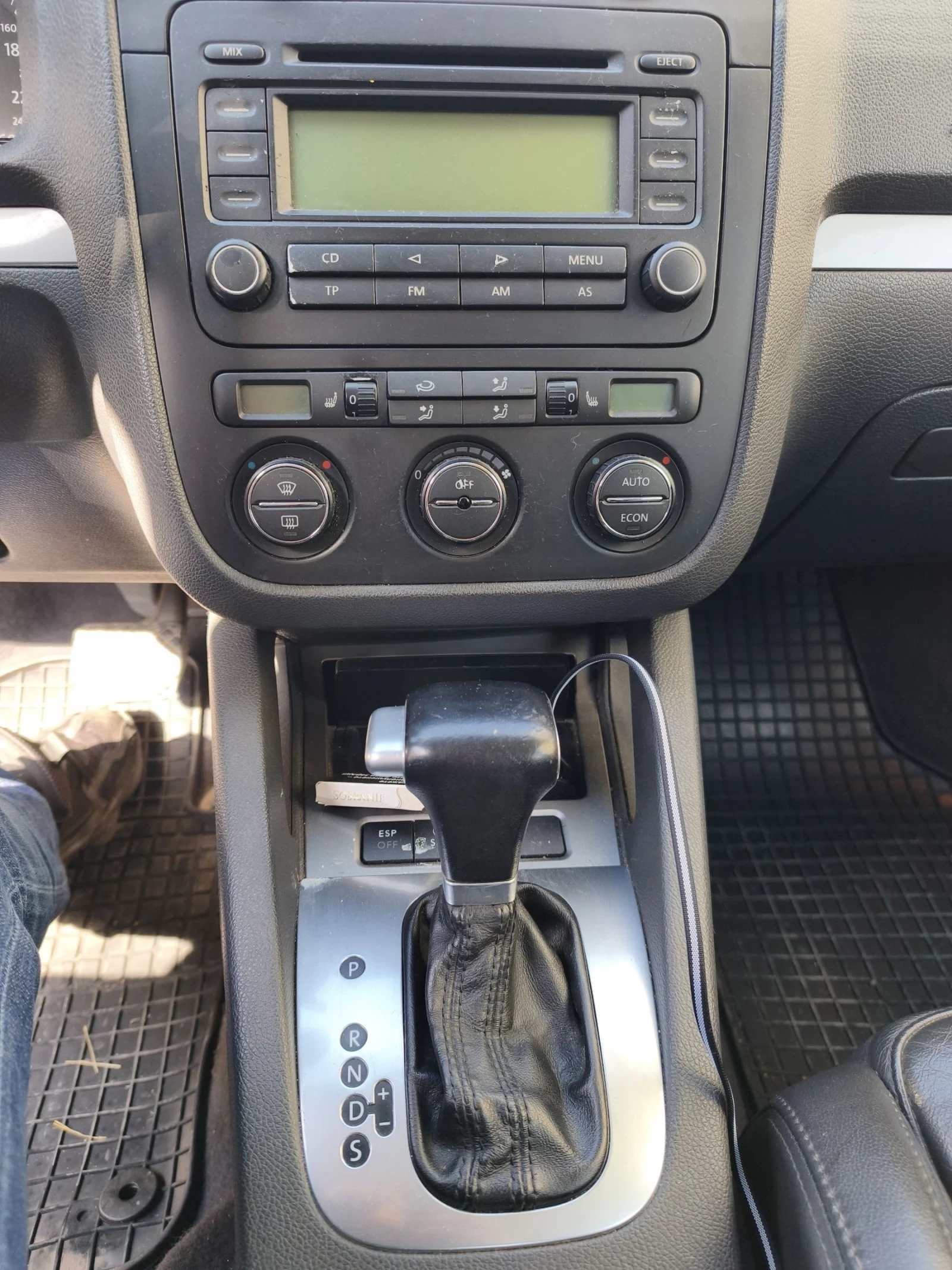 VW Golf 2.0, снимка 6 - Автомобили и джипове - 53708236