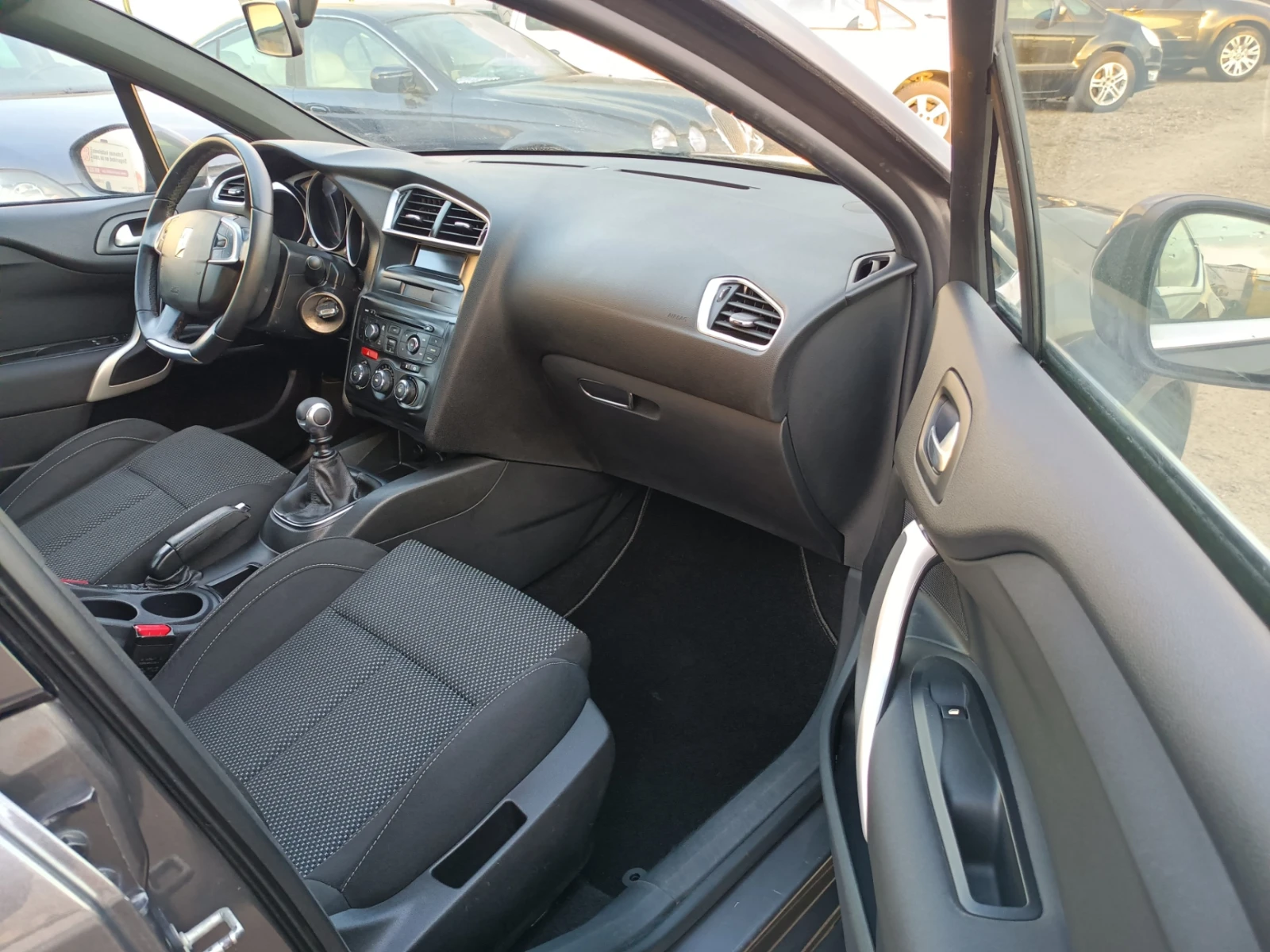 DS DS 4 1.2 PureTech Chic, снимка 9 - Автомобили и джипове - 53839356