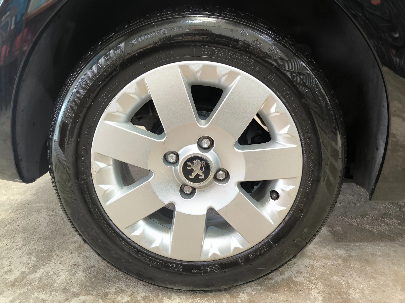 Peugeot 208 1, 6 HDi-90k.c.HABИ, LED, FACELiFT, EBPO 6B!, снимка 16 - Автомобили и джипове - 53936490