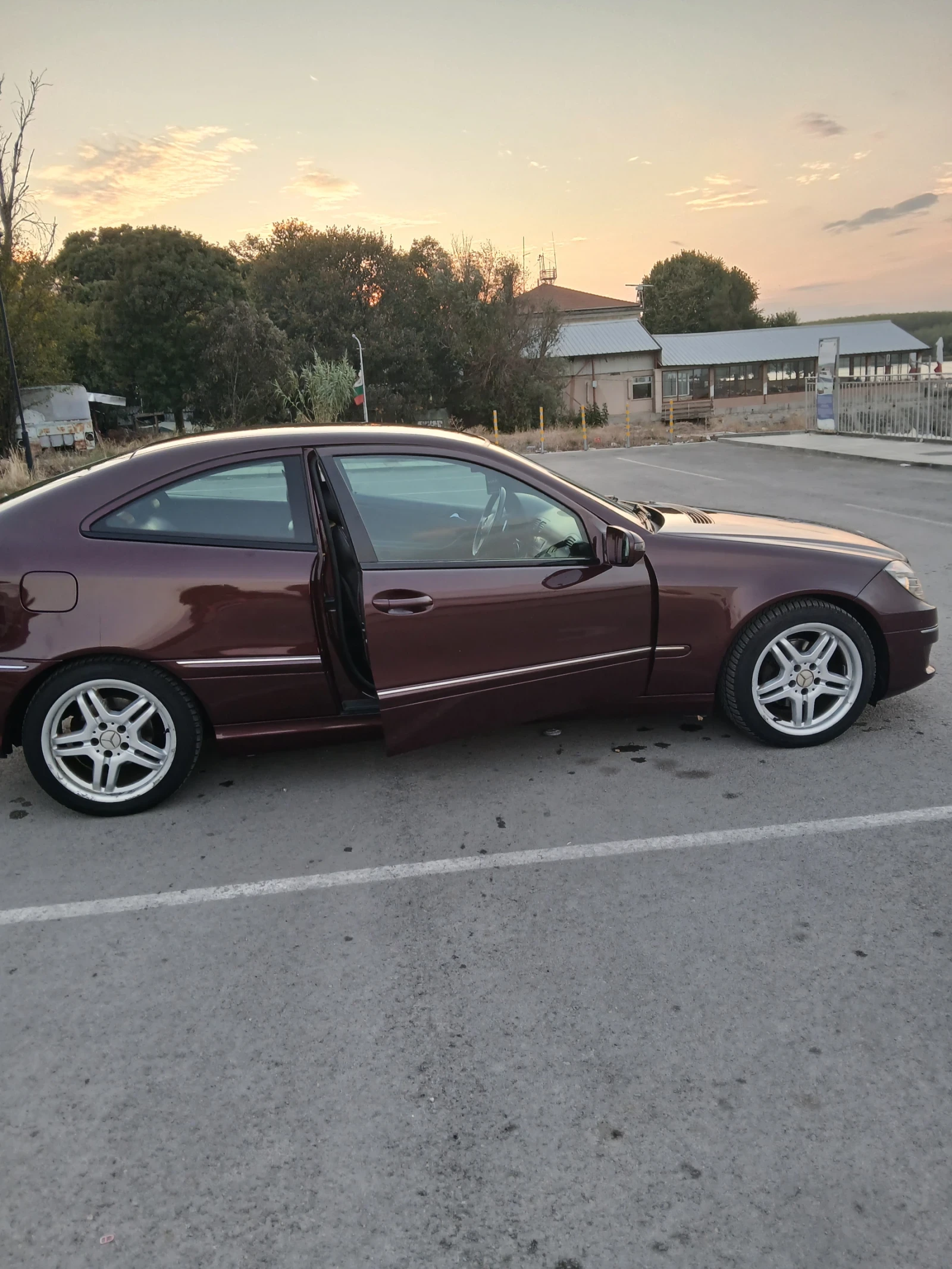 Mercedes-Benz CLC 180, снимка 7 - Автомобили и джипове - 53952177