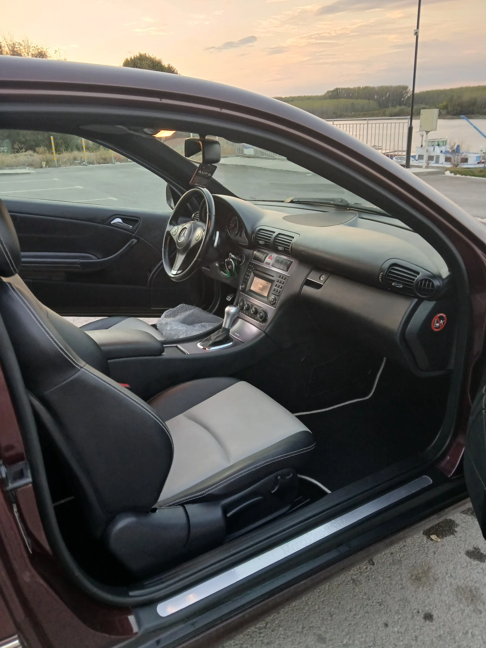 Mercedes-Benz CLC 180, снимка 10 - Автомобили и джипове - 53952177