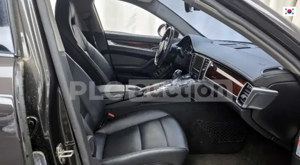 Porsche Panamera, снимка 10 - Автомобили и джипове - 54055166
