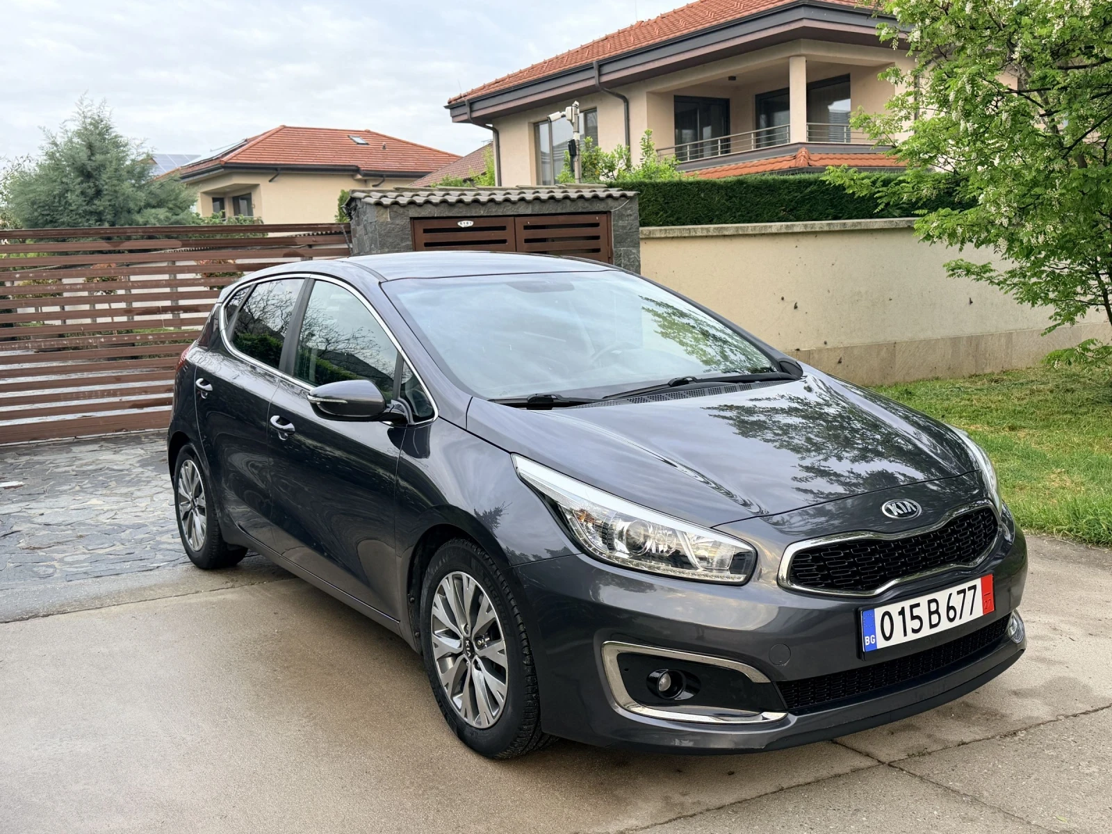 Kia Ceed, снимка 3 - Автомобили и джипове - 54480706