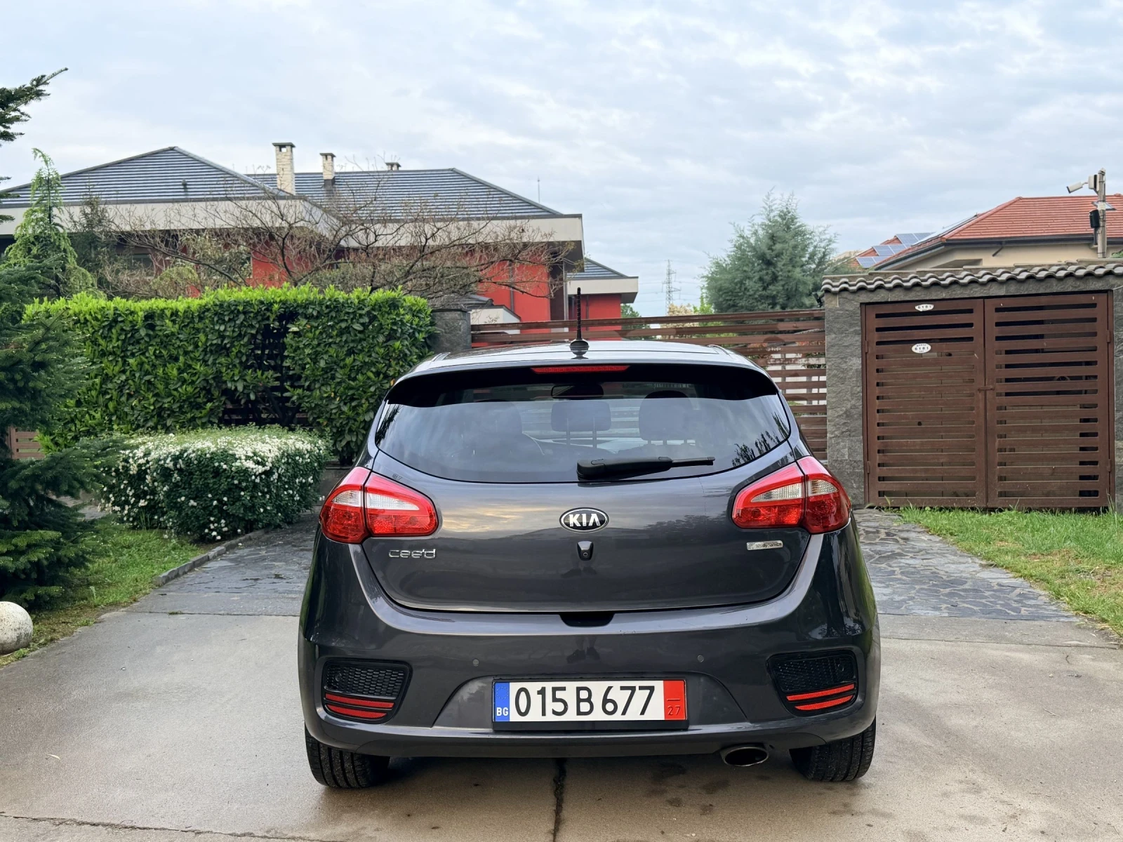 Kia Ceed, снимка 5 - Автомобили и джипове - 54480706