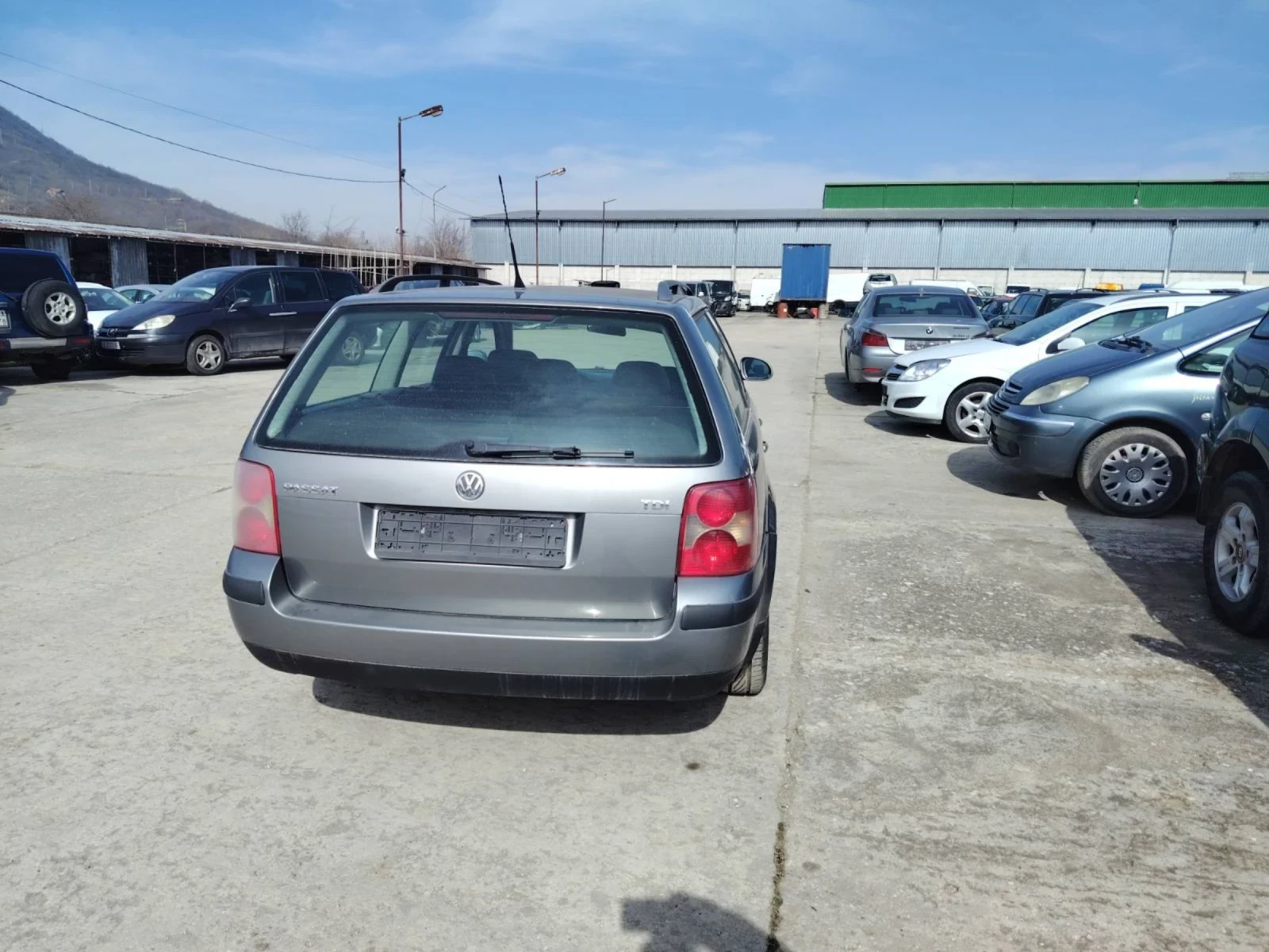 VW Passat 1.9TDI, снимка 2 - Автомобили и джипове - 54823551