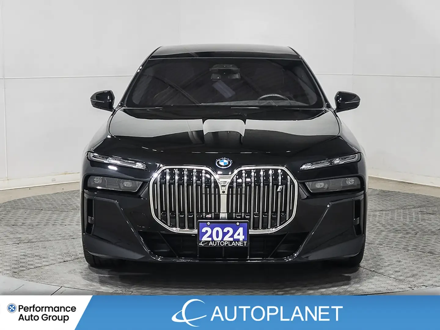 BMW i7 xDrive60* Bower Wilkins* 6k km , снимка 2 - Автомобили и джипове - 55186674