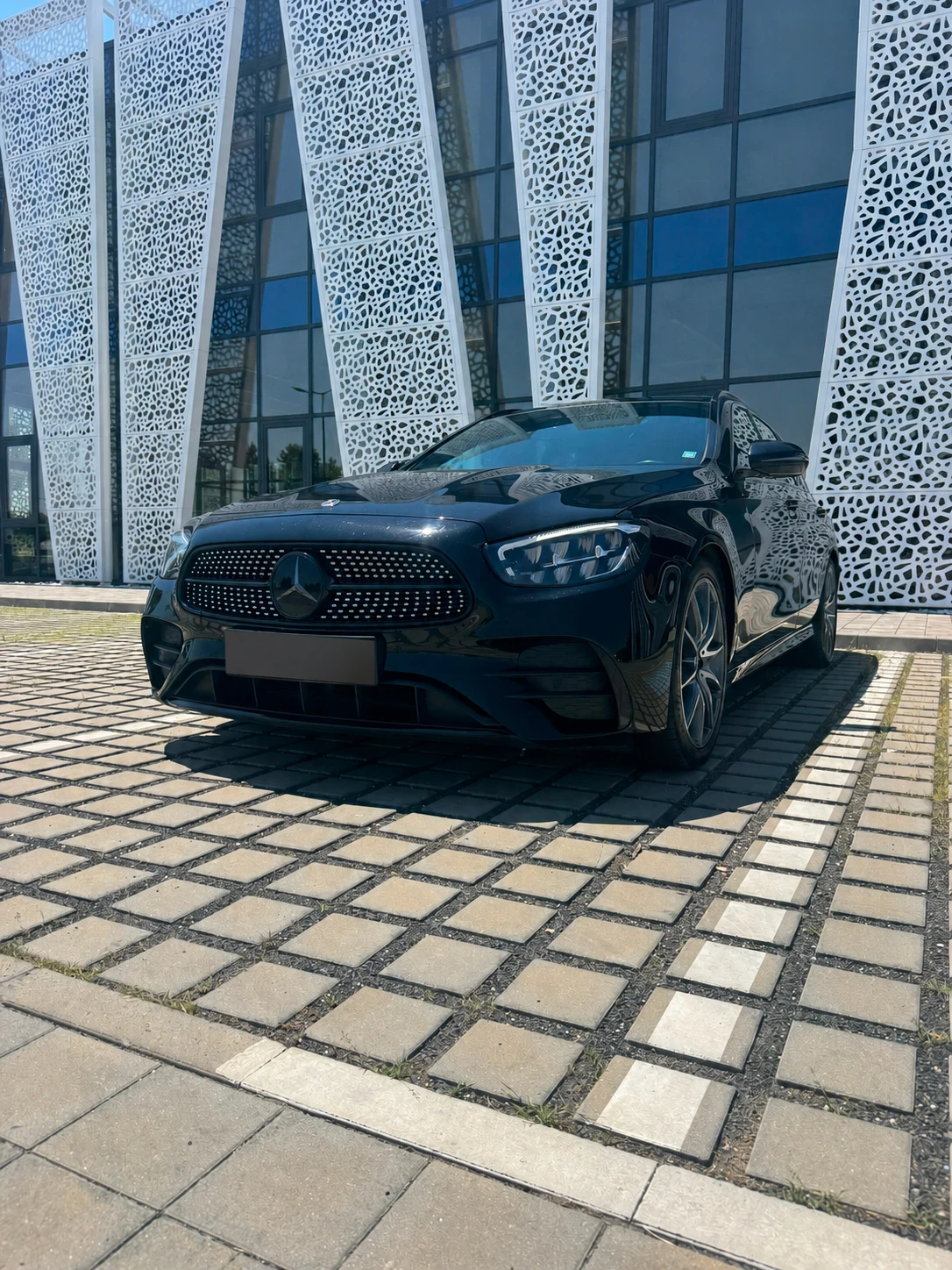 Mercedes-Benz E 220 d AMG RWD