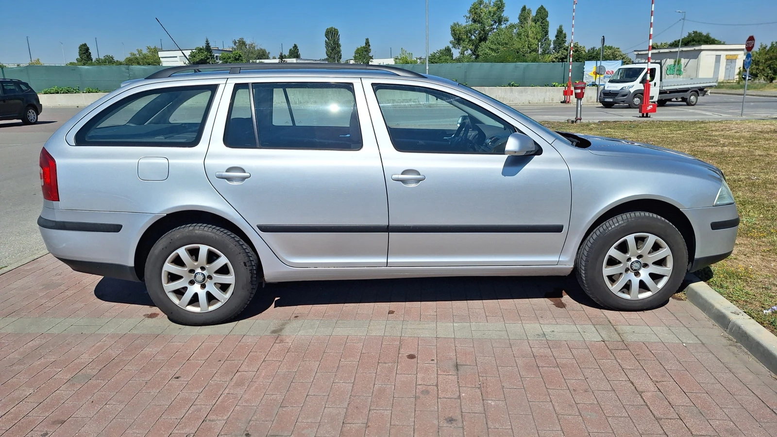 Skoda Octavia Octavia 2 4х4, снимка 2 - Автомобили и джипове - 55544414