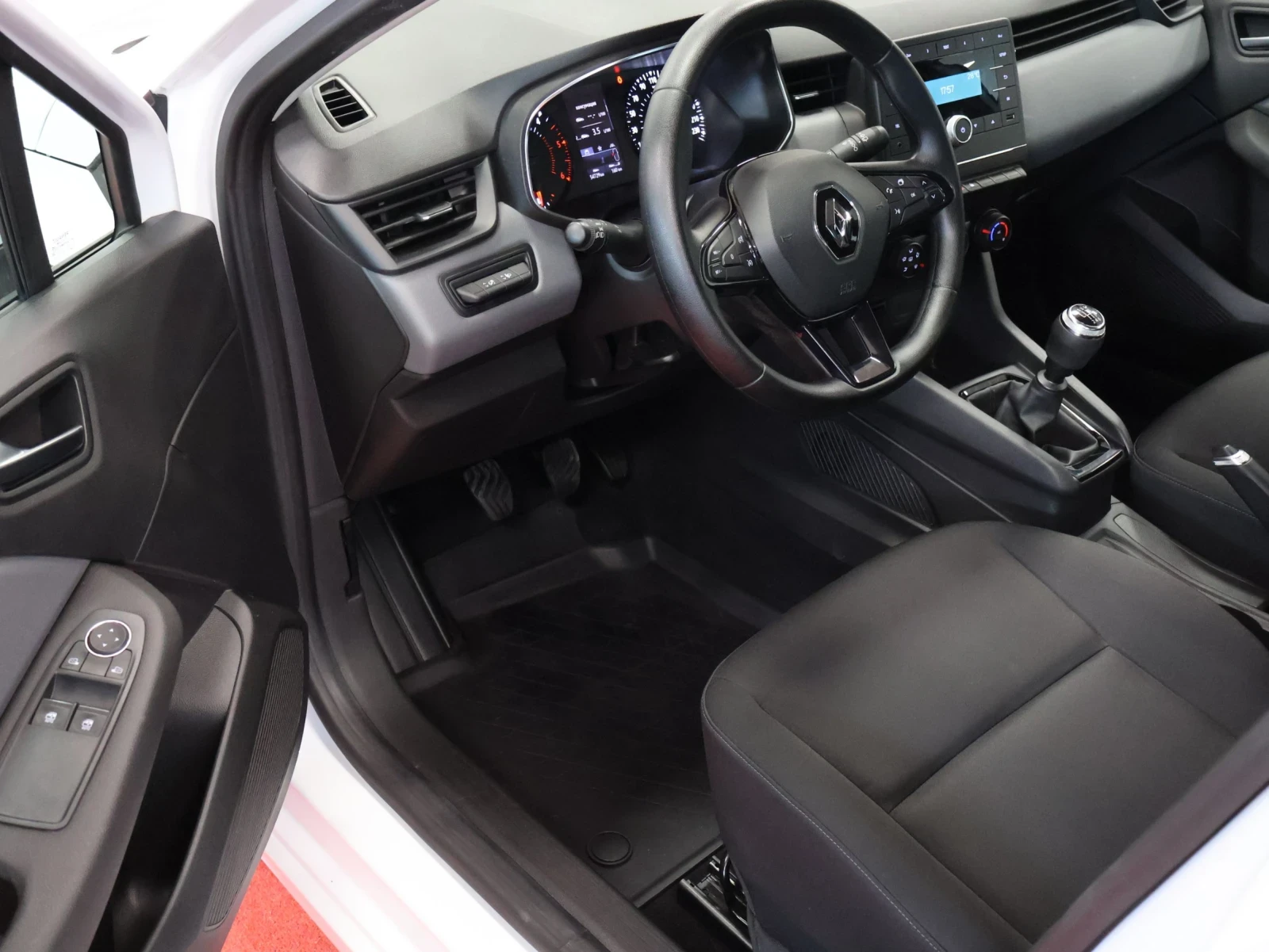 Renault Clio 1.5 dCi 90hp | EU6D | LED | AC | 54000km, снимка 8 - Автомобили и джипове - 56167876