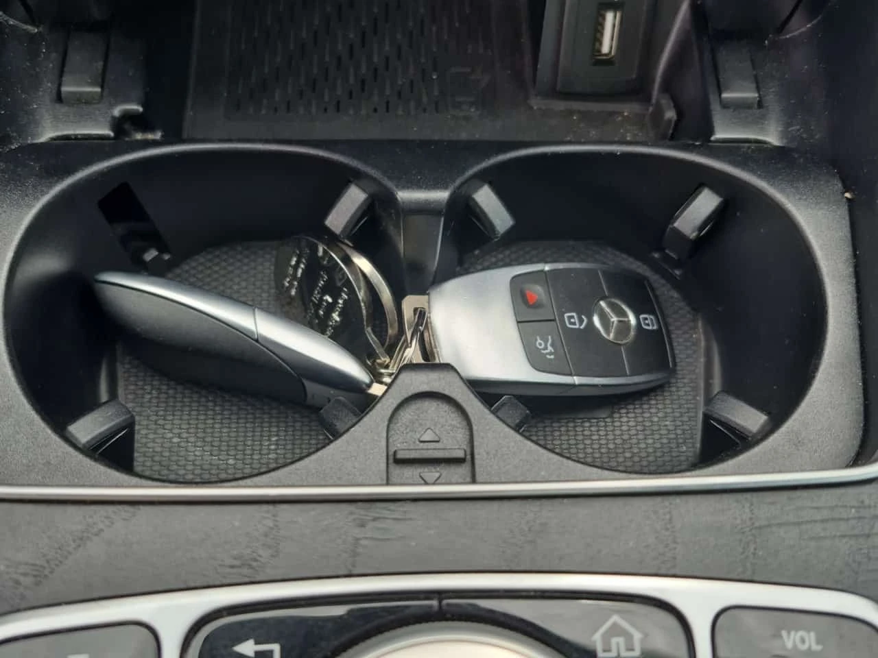 Mercedes-Benz C 300 * 4MATIC SEDAN 4D * CARFAX * , снимка 8 - Автомобили и джипове - 56225671