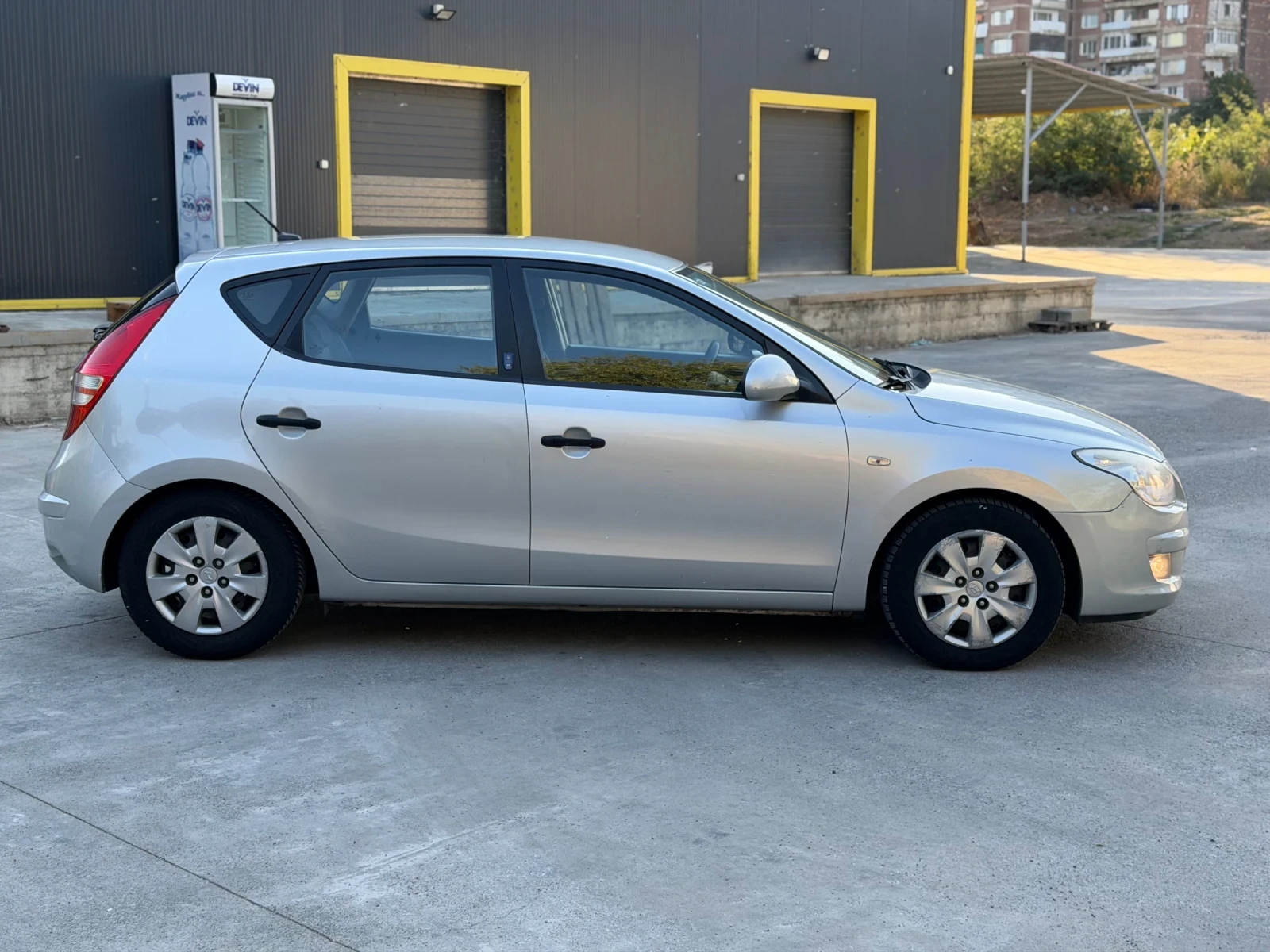 Hyundai I30 1.6 CRDI, снимка 4 - Автомобили и джипове - 56630314