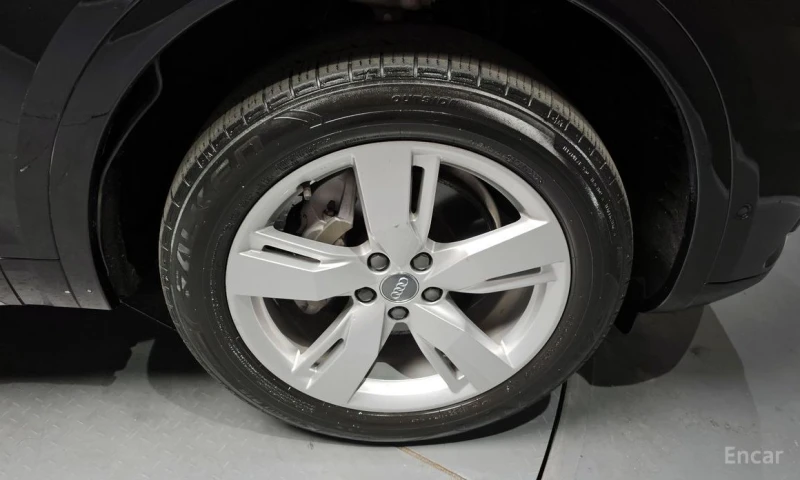 Audi Q5, снимка 5 - Автомобили и джипове - 53375351