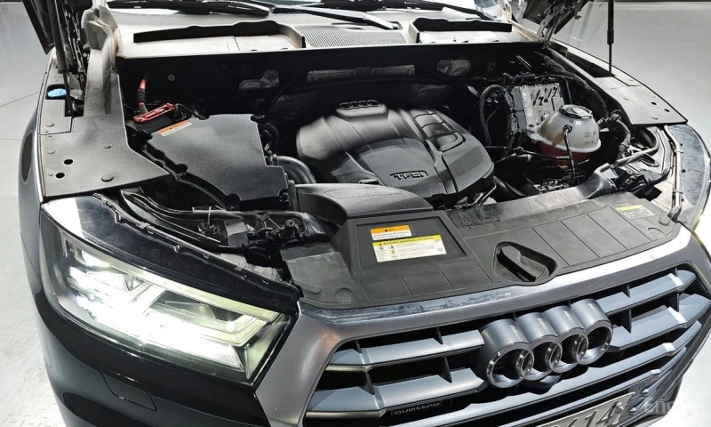 Audi Q5, снимка 6 - Автомобили и джипове - 53375351