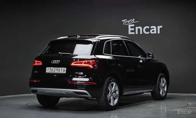 Audi Q5, снимка 2 - Автомобили и джипове - 53375351