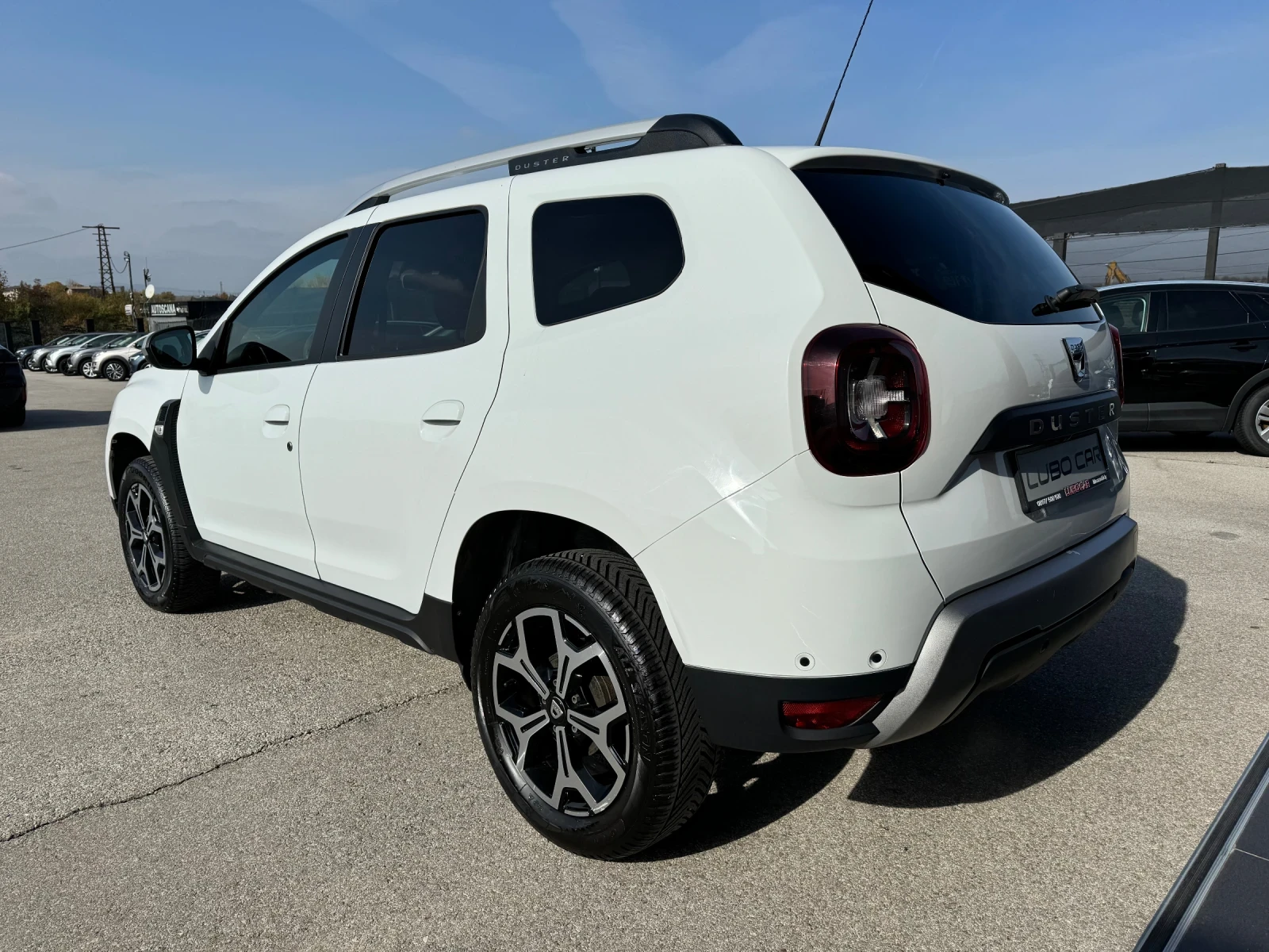 Dacia Duster 1.6i-ГАЗ-FACELIFT-KEYLESS-CAMERA-BLIND SPOT-TOP - изображение 4