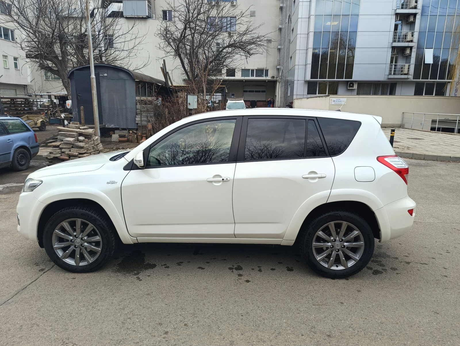 Toyota Rav4  - изображение 4