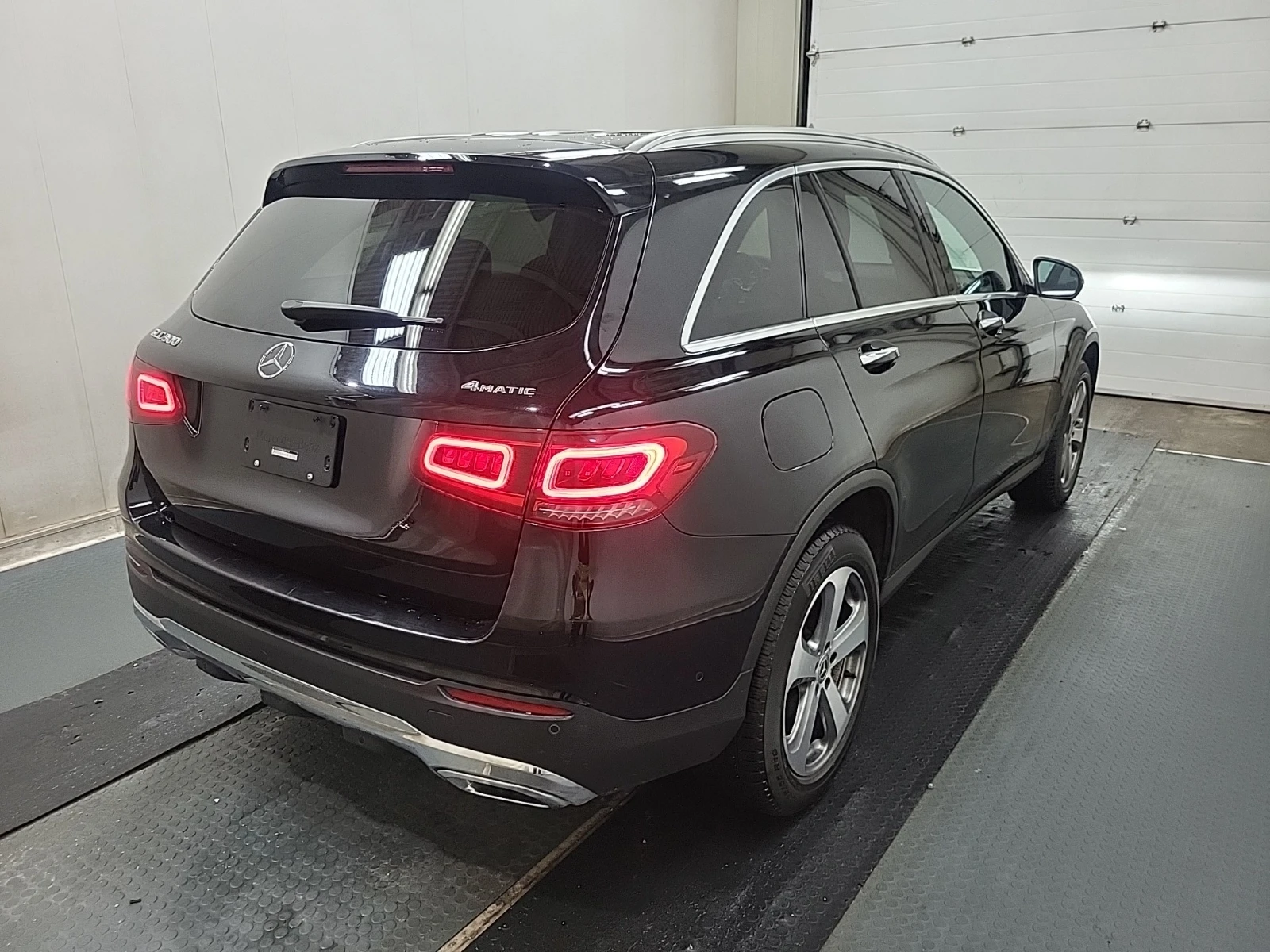 Mercedes-Benz GLC 300 CARFAX* ОПЦИЯ ЗА ФИНАНСИРАНЕ*  - изображение 6