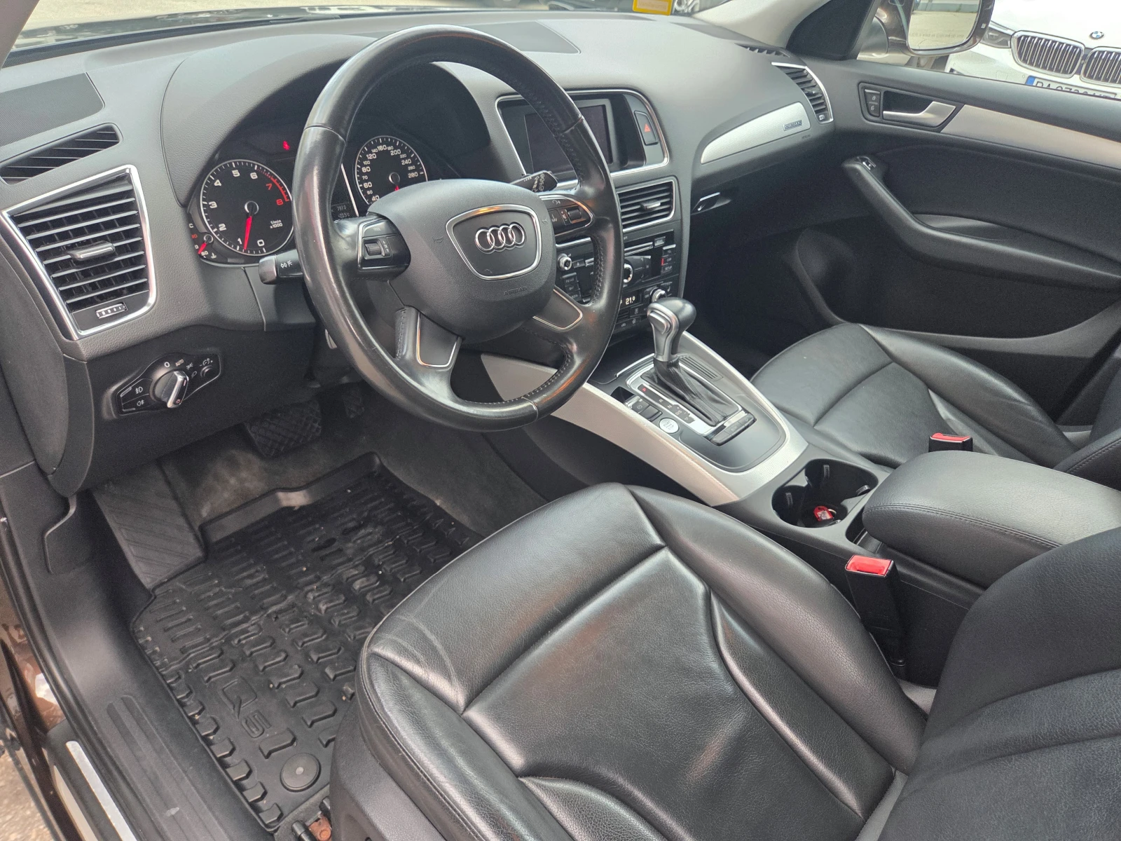 Audi Q5 2.0T/Quattro, снимка 9 - Автомобили и джипове - 54754171
