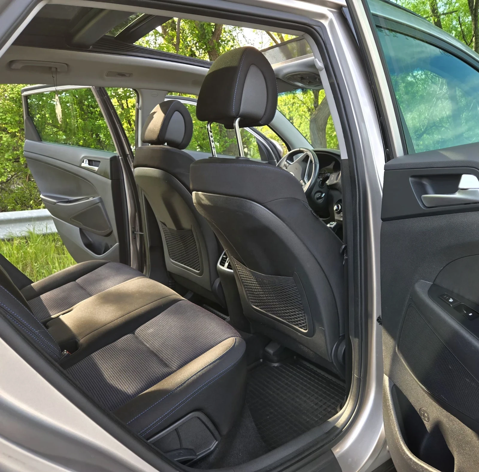 Hyundai Tucson 2.0 CRDI 136kc.4WD PANORAMA , снимка 7 - Автомобили и джипове - 54797325