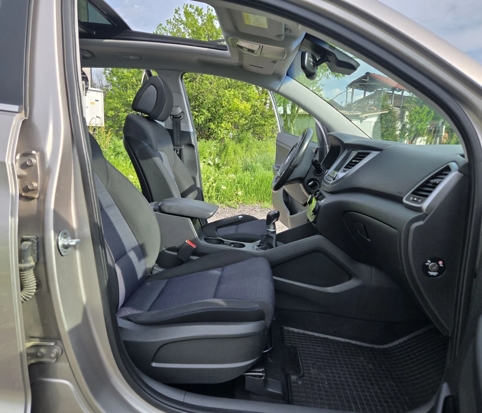 Hyundai Tucson 2.0 CRDI 136kc.4WD PANORAMA , снимка 8 - Автомобили и джипове - 54797325