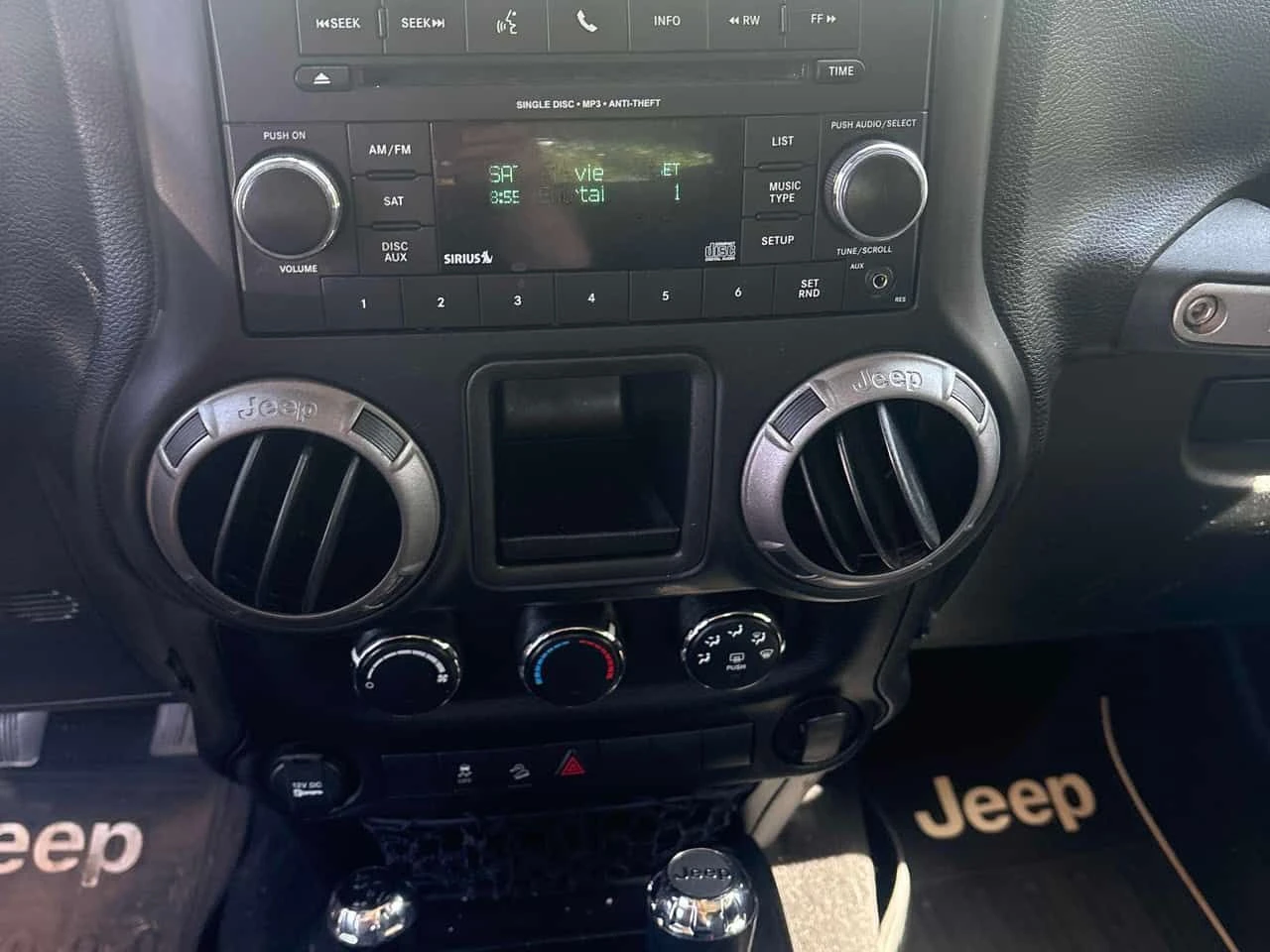 Jeep Wrangler * Sport * АВТОКРЕДИТ БЕЗ ПЪРВОНАЧАЛНА ВНОСКА*    , снимка 9 - Автомобили и джипове - 54903480