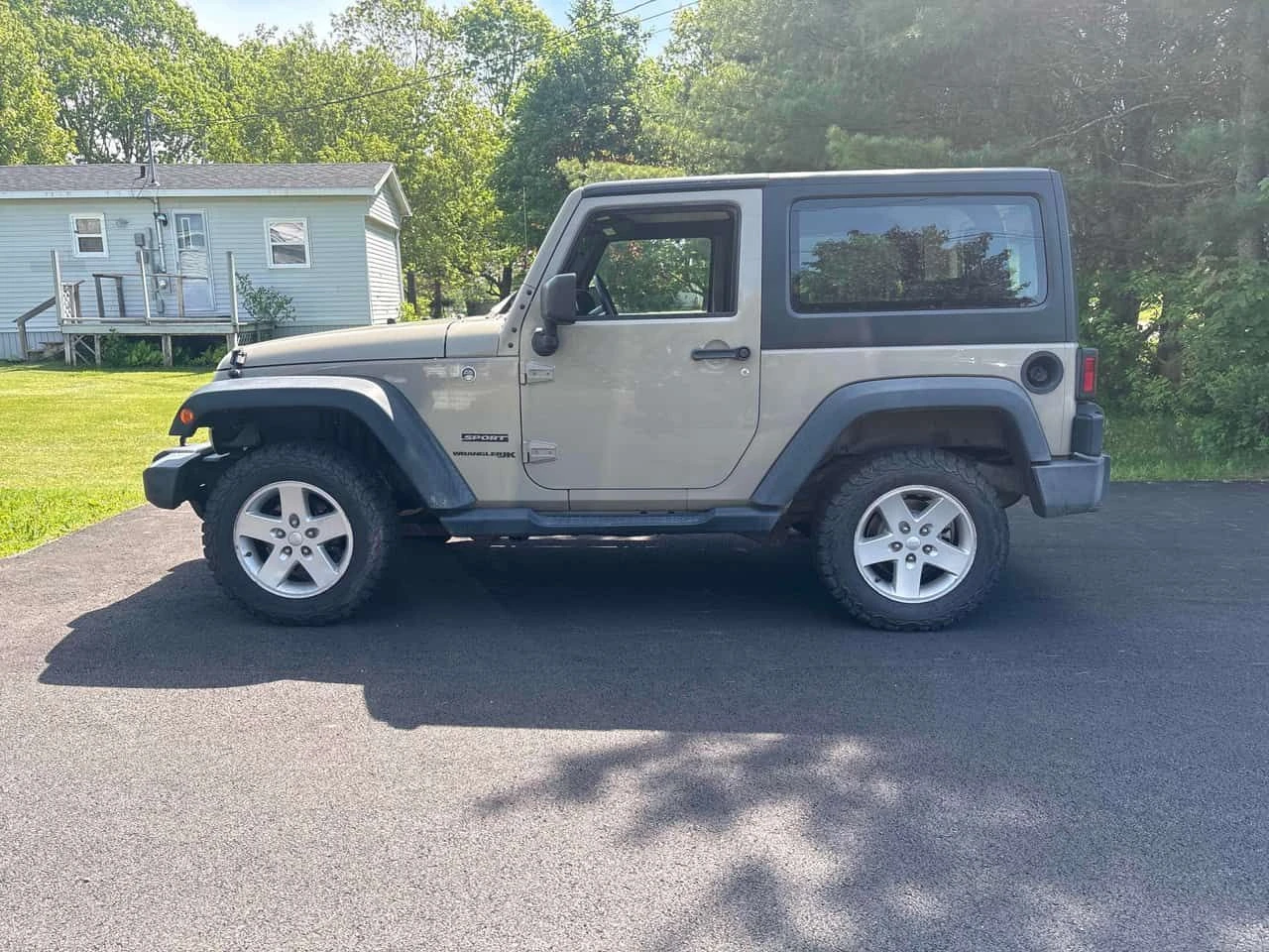 Jeep Wrangler * Sport * АВТОКРЕДИТ БЕЗ ПЪРВОНАЧАЛНА ВНОСКА*    , снимка 2 - Автомобили и джипове - 54903480