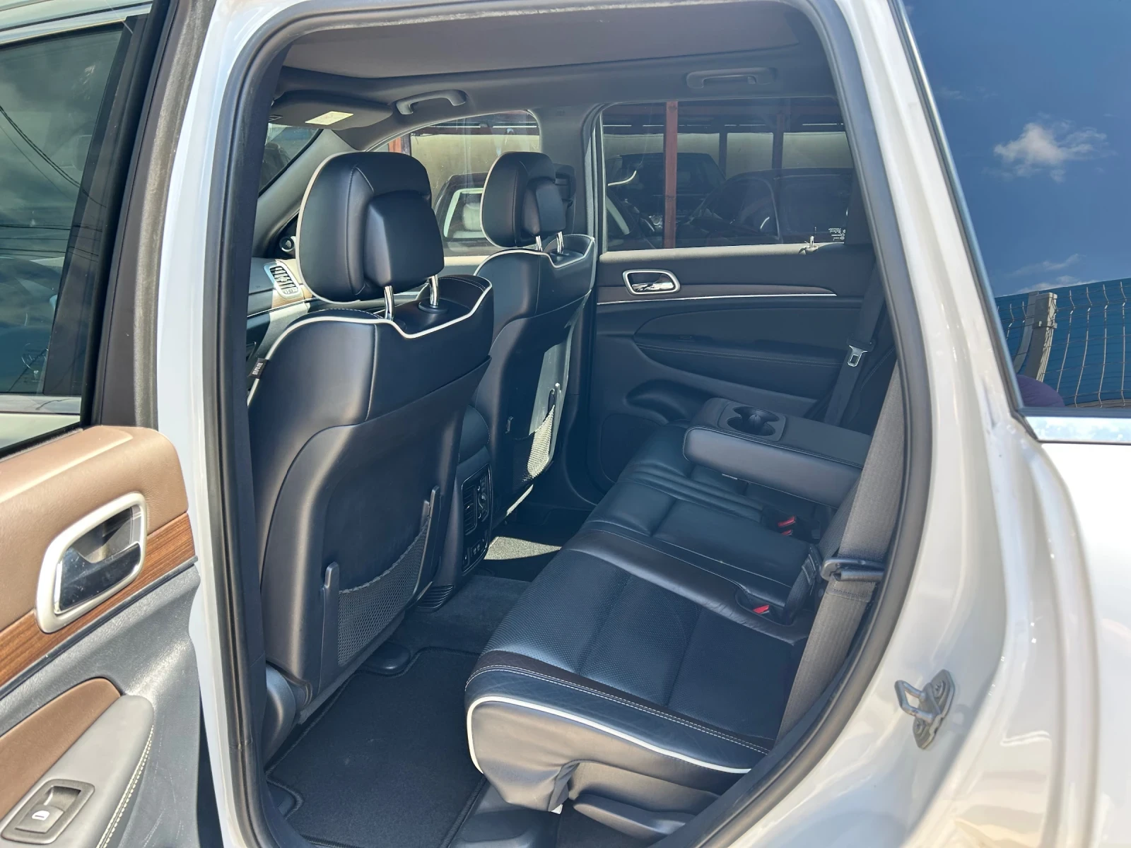 Jeep Grand cherokee 3.0CRD OVERLAND, снимка 16 - Автомобили и джипове - 54928587