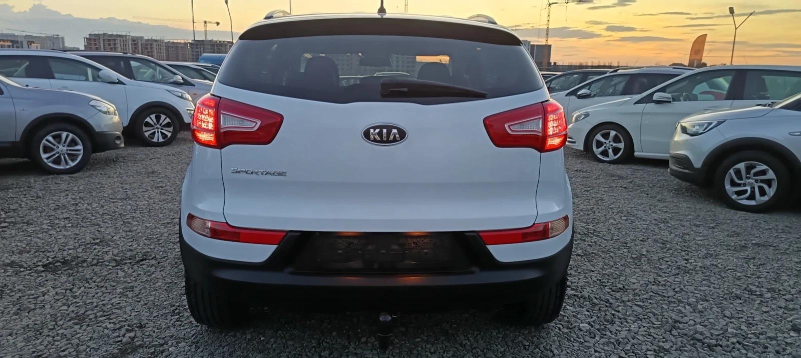 Kia Sportage 1.7* Ксенон * Камера * Подгрев , снимка 4 - Автомобили и джипове - 55740676