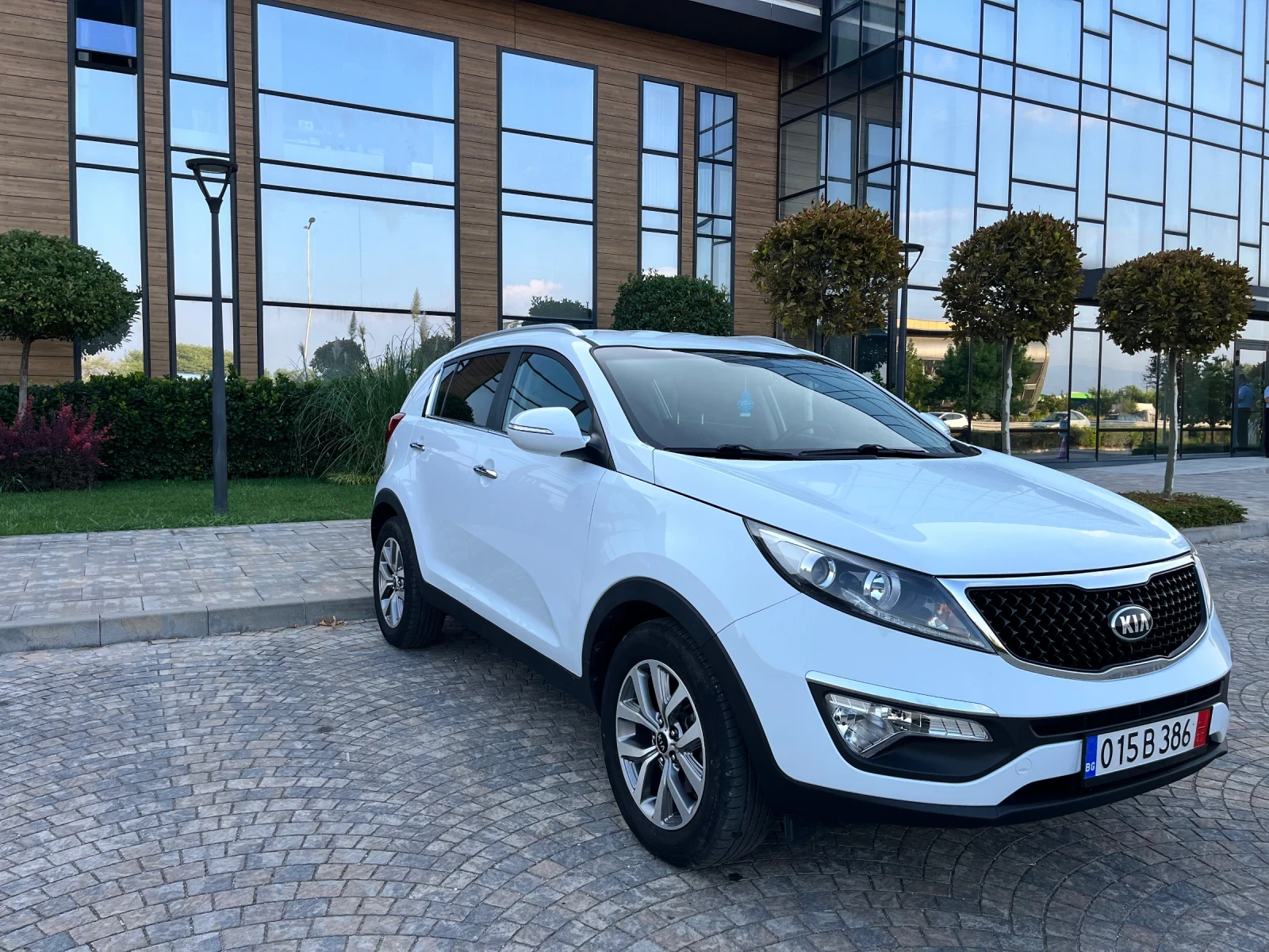 Kia Sportage 1.6i 135к.с.* 153700км. Реални* Waze* Android * Ун, снимка 4 - Автомобили и джипове - 55836672