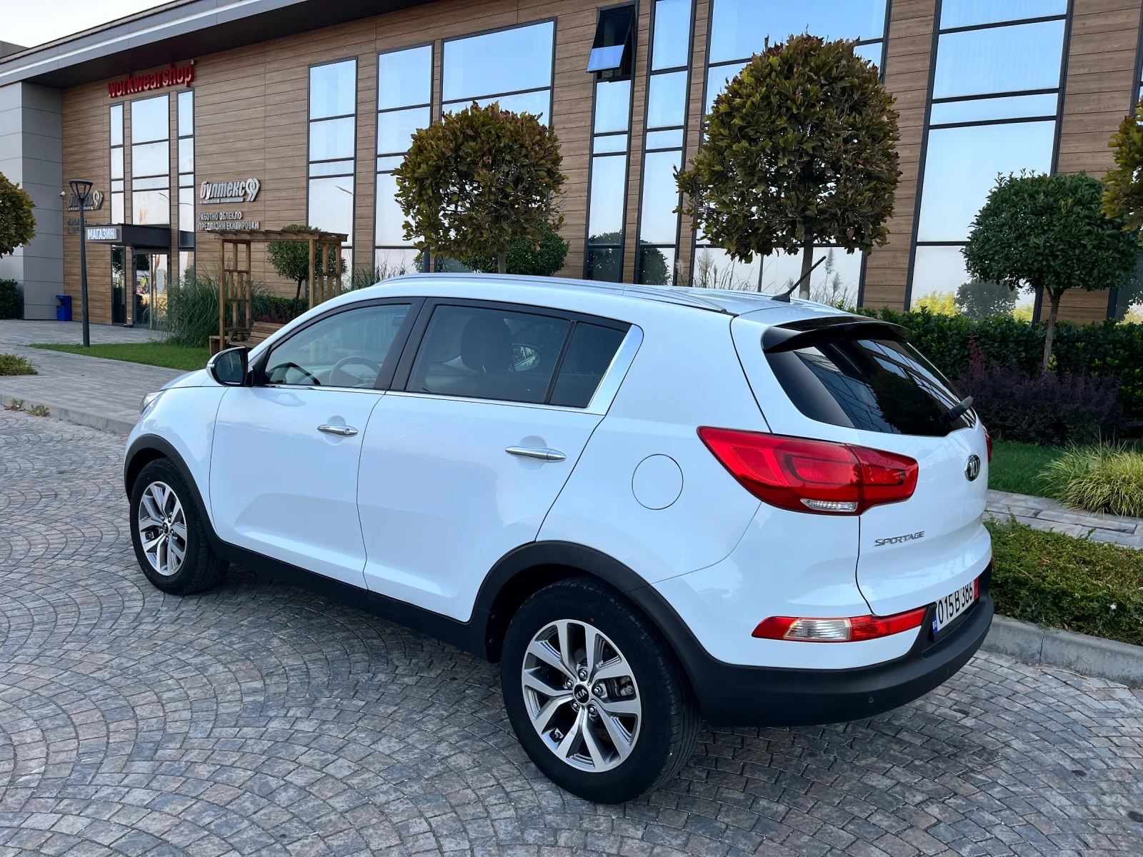 Kia Sportage 1.6i 135к.с.* 153700км. Реални* Waze* Android * Ун, снимка 15 - Автомобили и джипове - 55836672