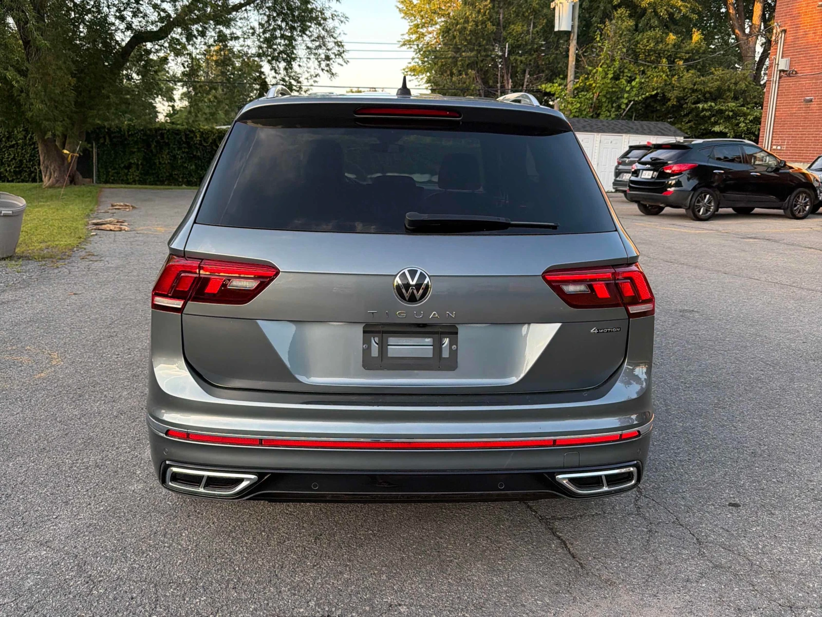 VW Tiguan * Highline R Line * CARFAX * БЕЗ ПЪРВОНАЧАЛНА ВНОС, снимка 4 - Автомобили и джипове - 55838158