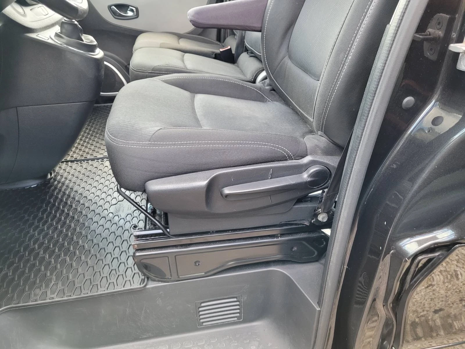 Renault Trafic 1.6 140к.с. ТОВАРОПЪТНИЧЕСКИ - изображение 7