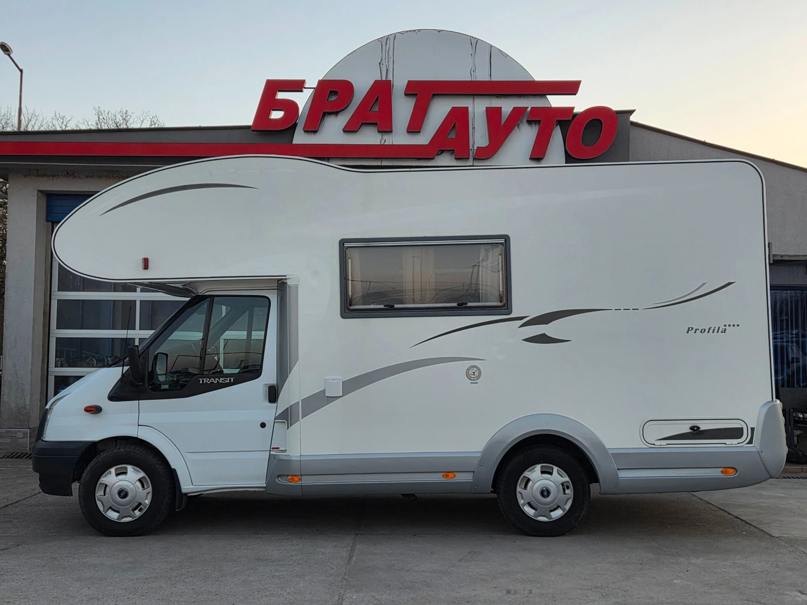 Кемпер Ford TRANSIT/FRECCIA KAMP F26 MDF 10/ШВЕЙЦАРИЯ/76 000км, снимка 5 - Каравани и кемпери - 53843143