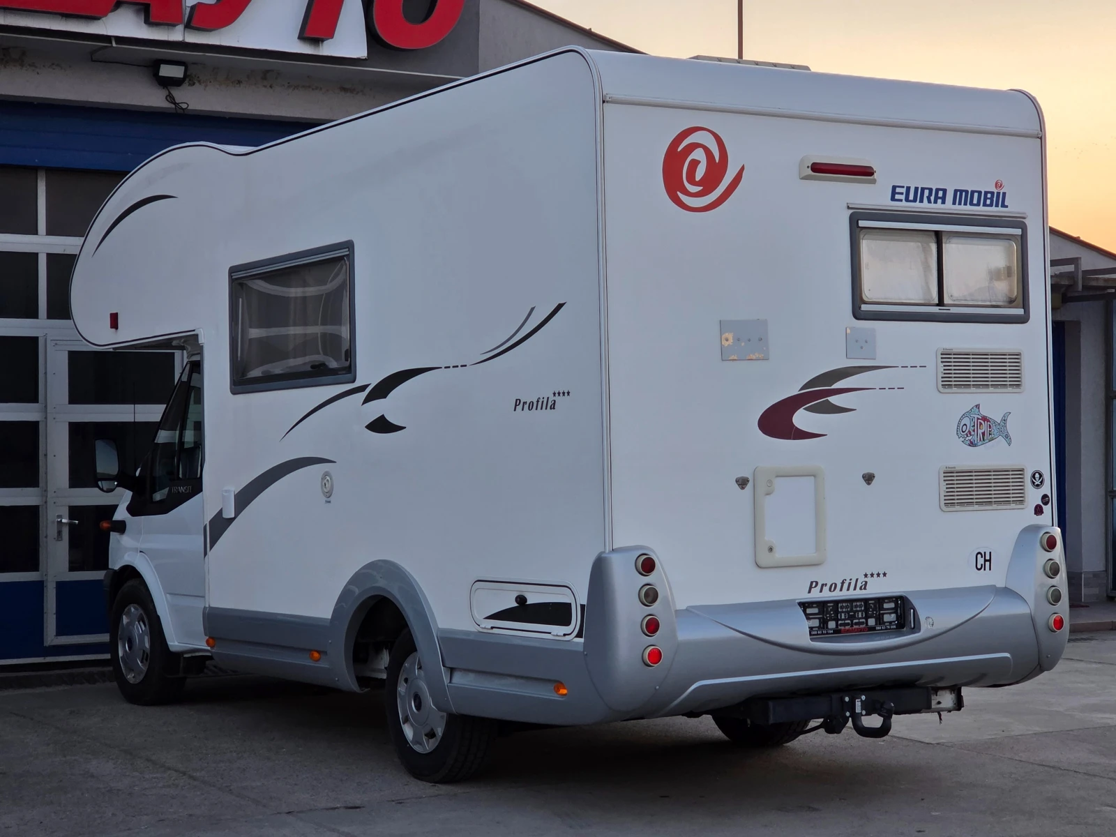 Кемпер Ford TRANSIT/FRECCIA KAMP F26 MDF 10/ШВЕЙЦАРИЯ/76 000км, снимка 4 - Каравани и кемпери - 53843143